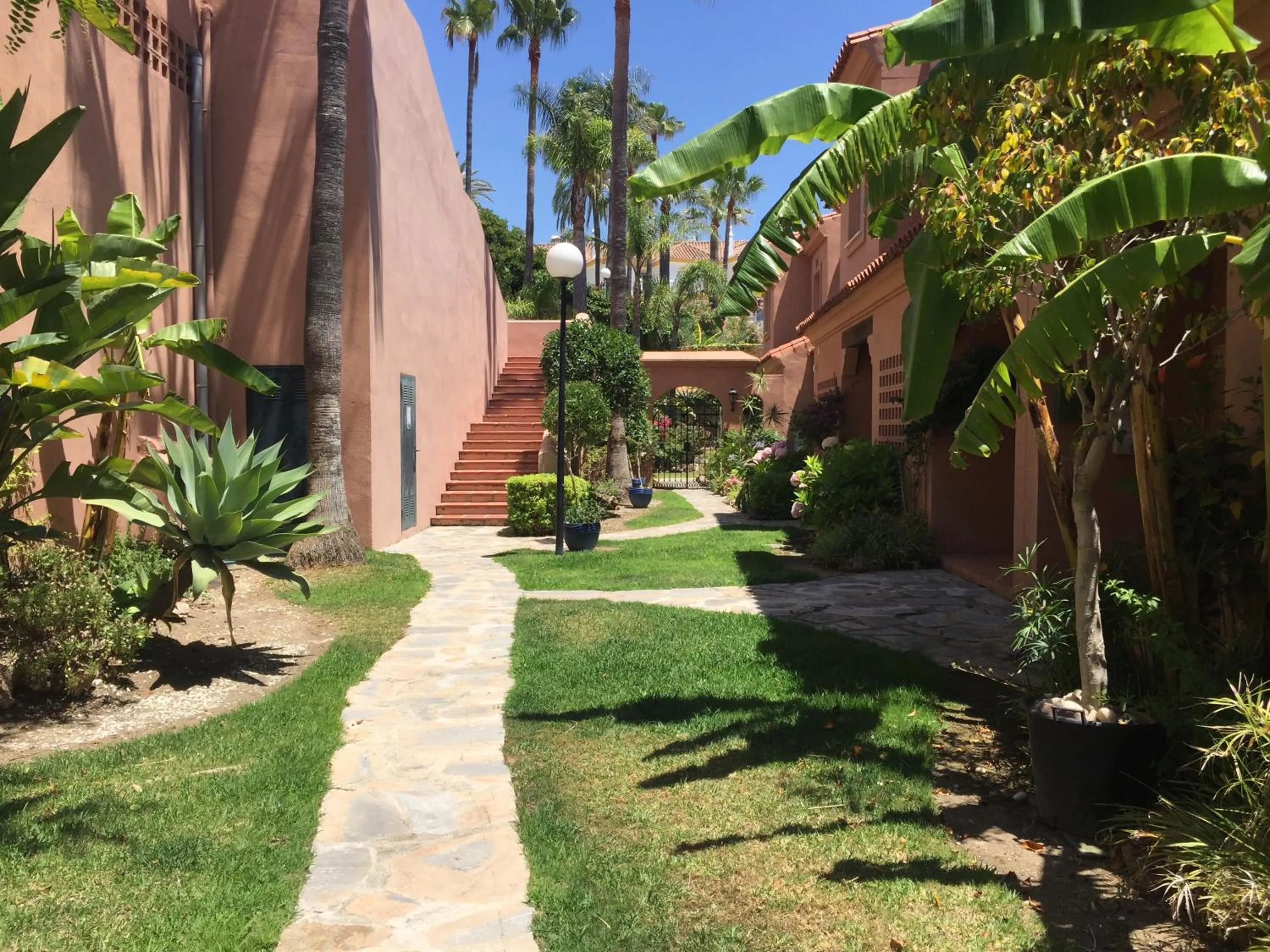 Property building in Urb Playa Azul 24