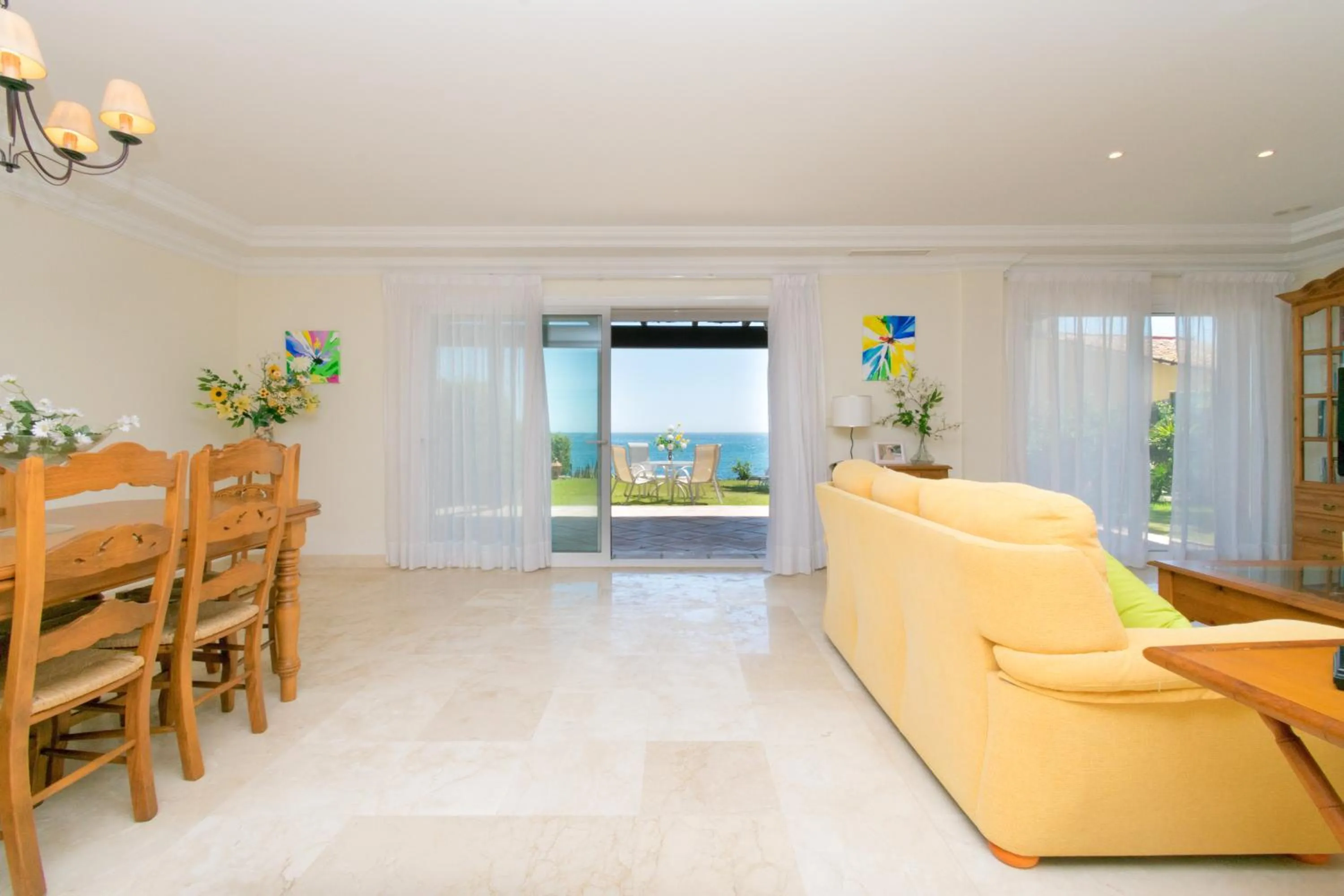 Living room in Urb Playa Azul 24