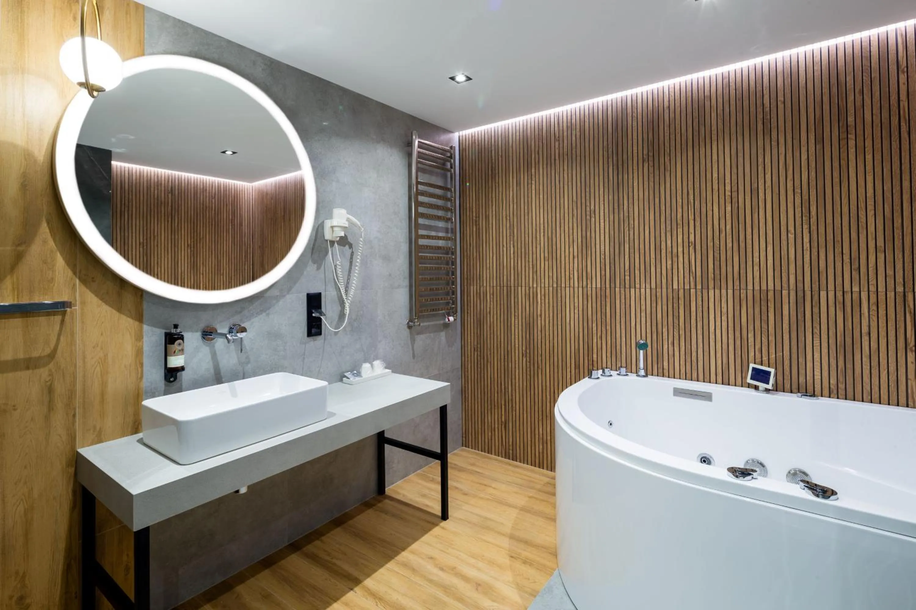 Hot Tub in Artis Loft Hotel