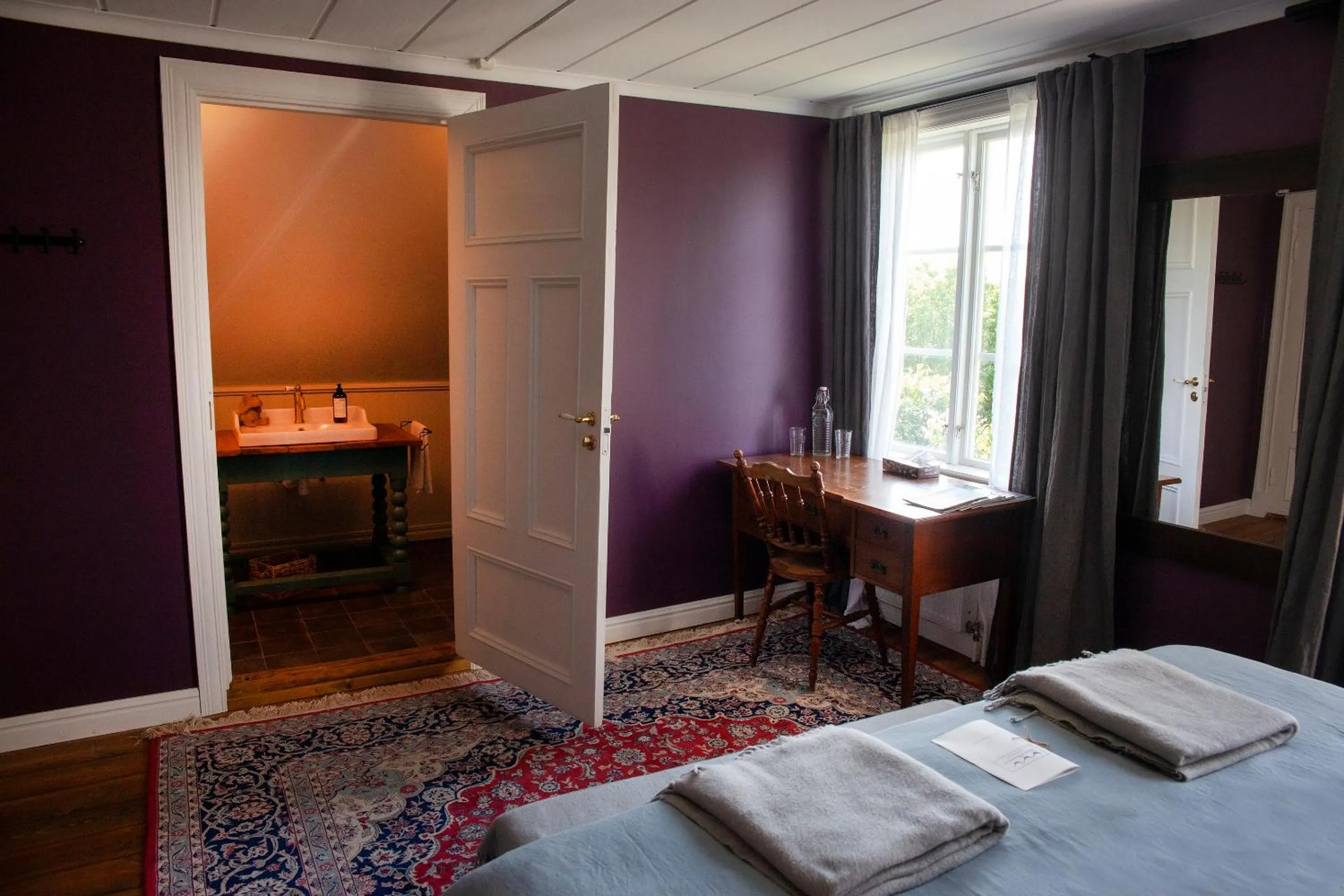 Bathroom, Bed in Three Pheasants Boutique Bed and Breakfast