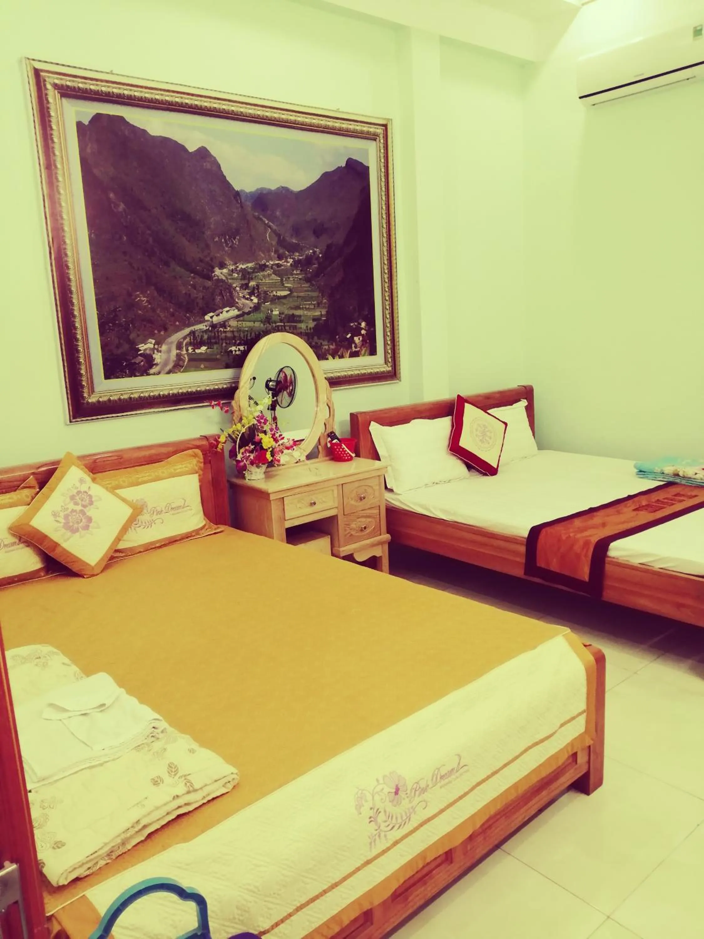 Bed in Yen Minh Hotel Thien An