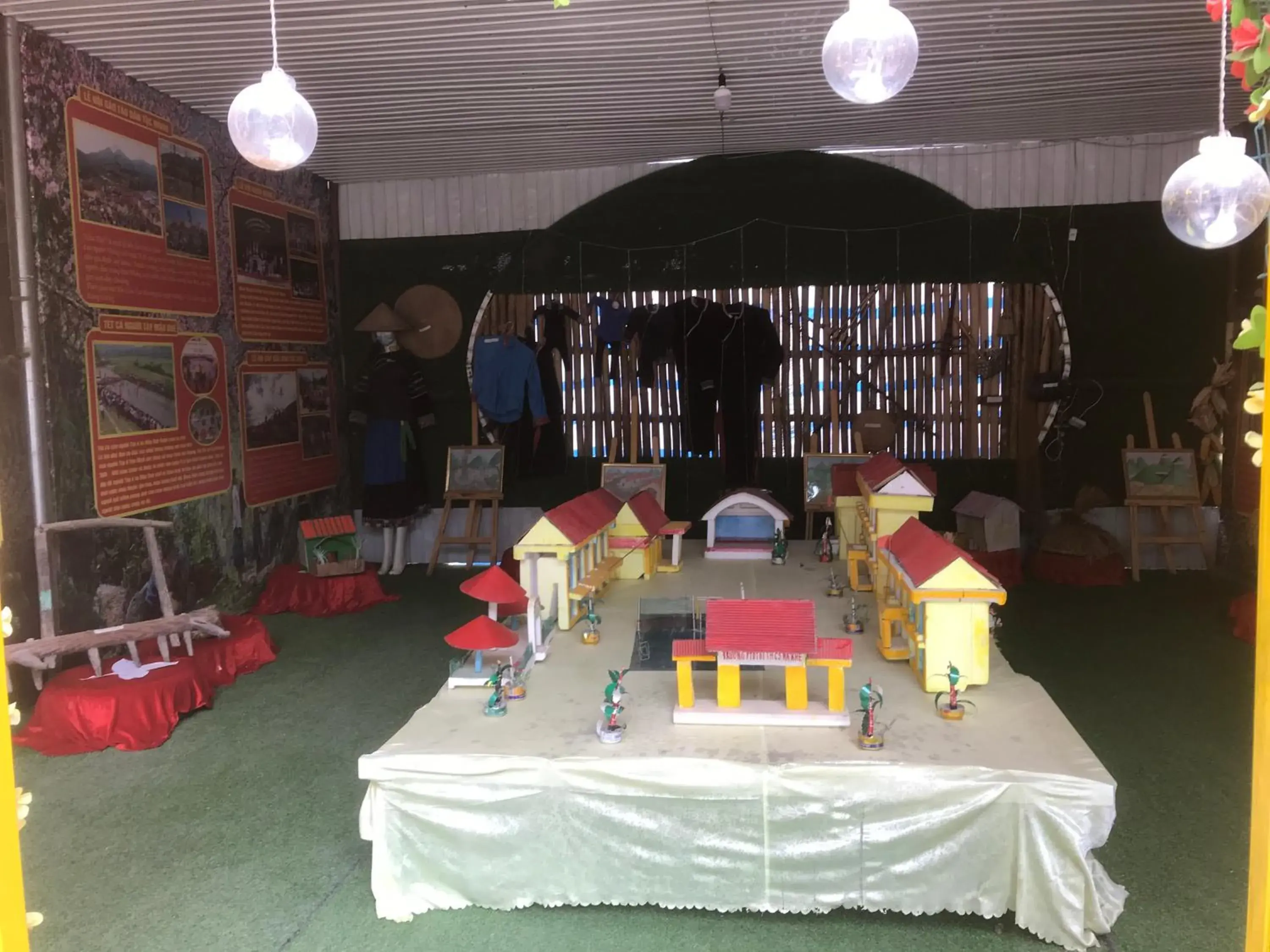 King Room with Two King Beds - single occupancy in Yen Minh Hotel Thien An King Room with Two King Beds - single occupancy in Yen Minh Hotel Thien An