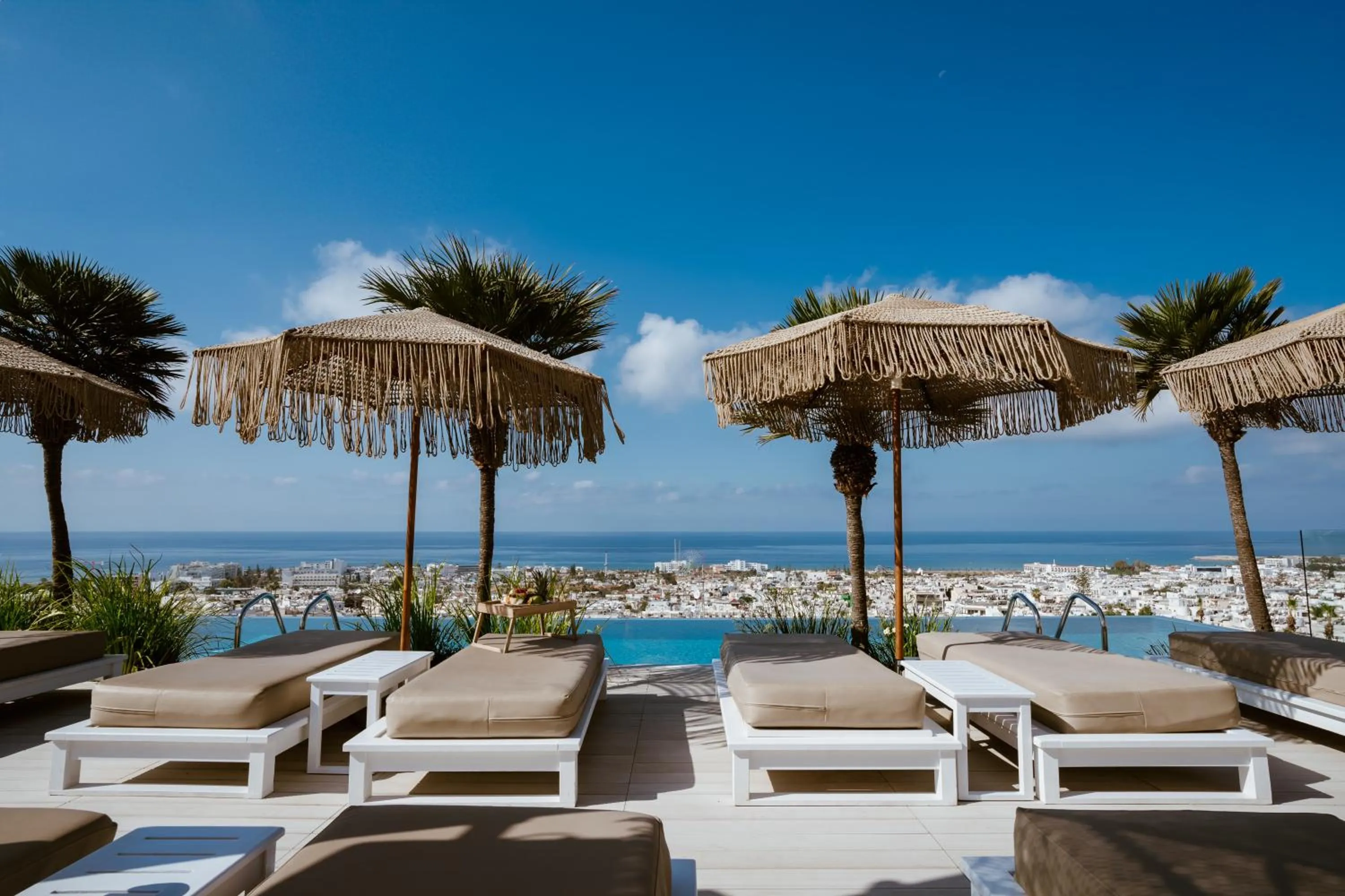 Swimming pool in Hotel Napa Suites (Adults Only)