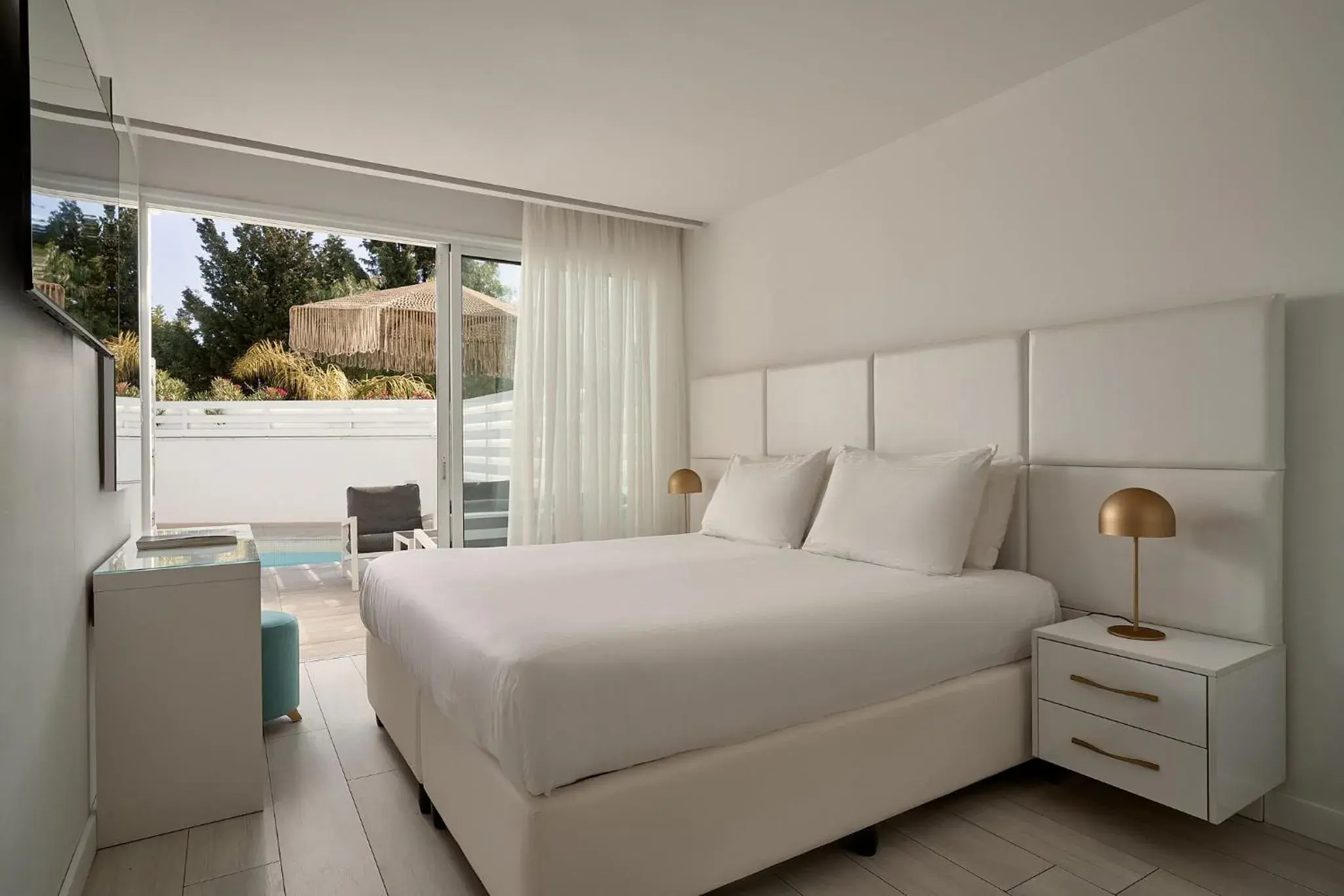 Deluxe Suite Private Pool in Hotel Napa Suites (Adults Only) Deluxe Suite Private Pool in Hotel Napa Suites (Adults Only)