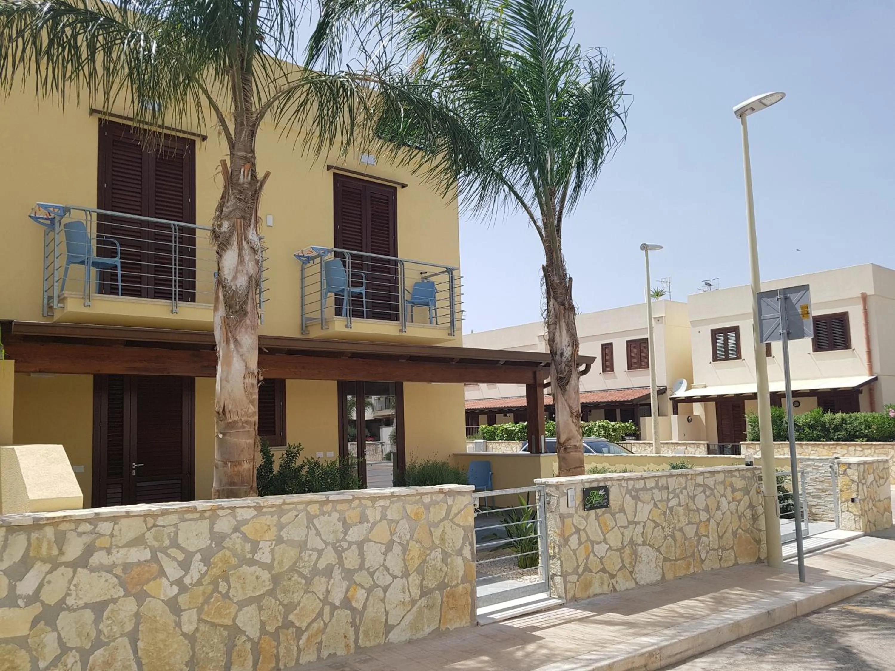 Facade/entrance in B&B Aloe Comfort Rooms