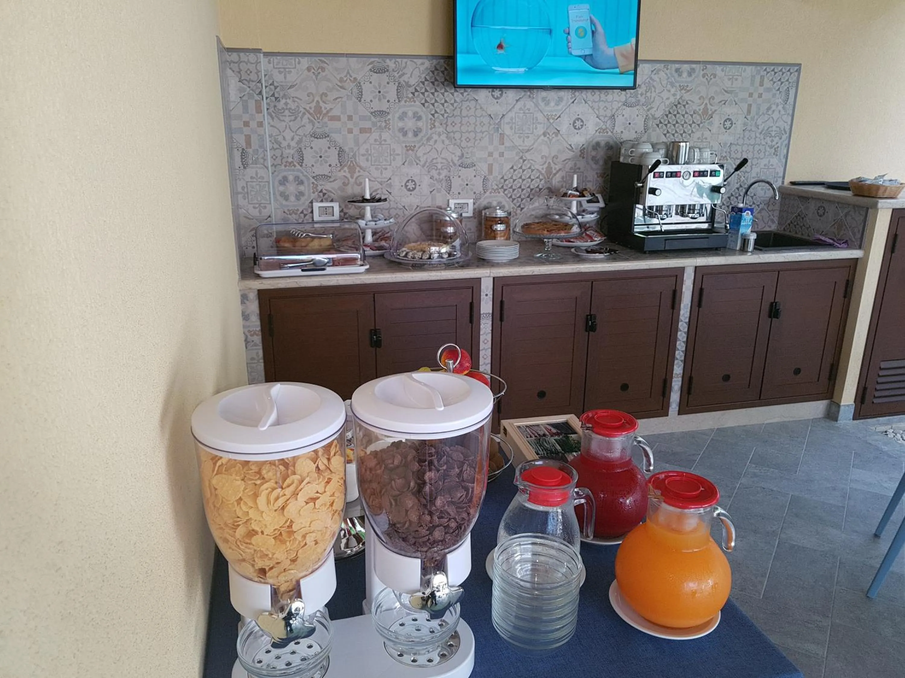 Buffet breakfast in B&B Aloe Comfort Rooms