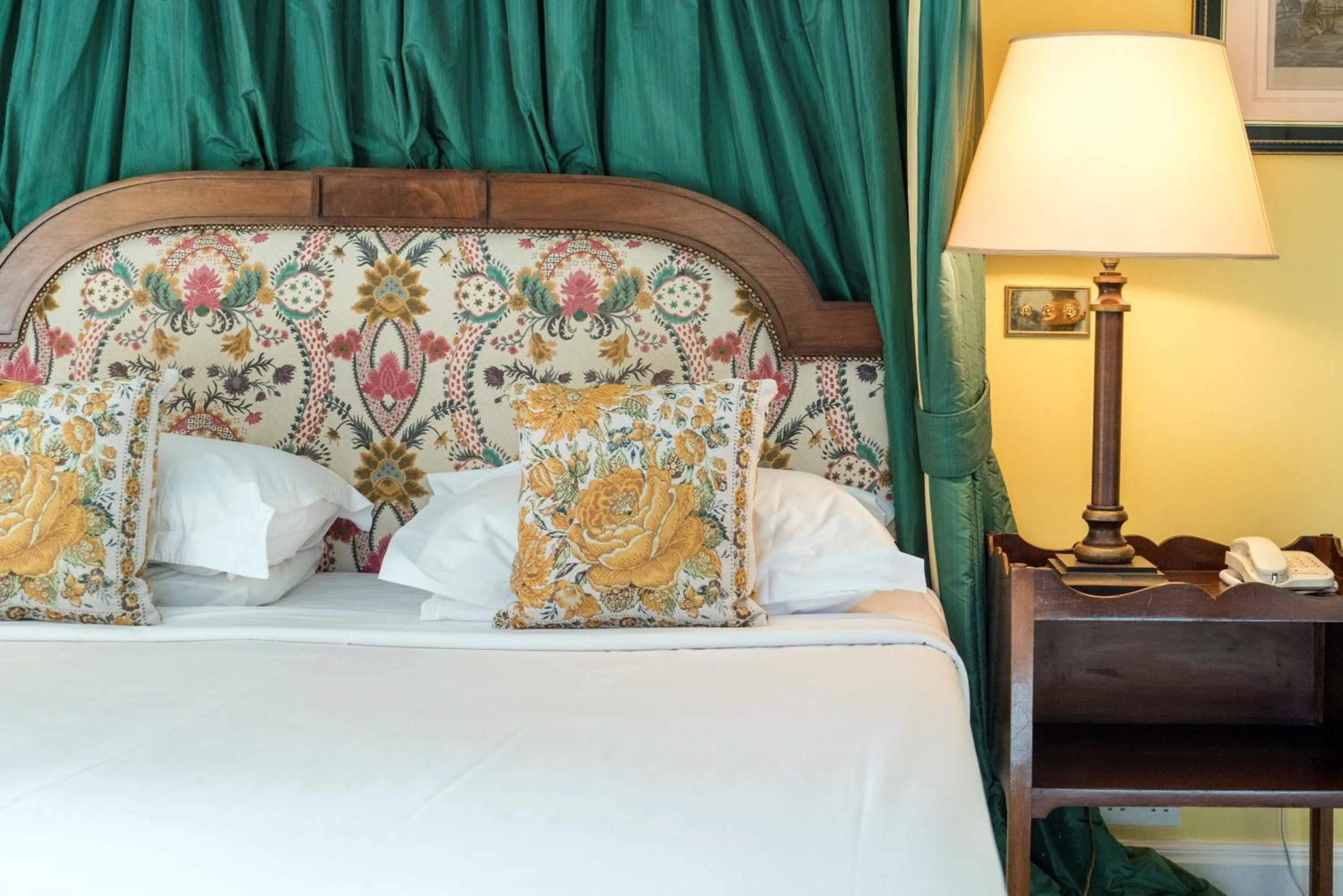 Bed in Melbourne Lodge