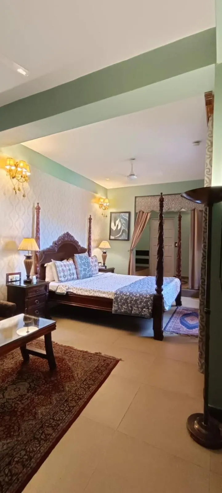 Bed in Ranjit's Svaasa Amritsar