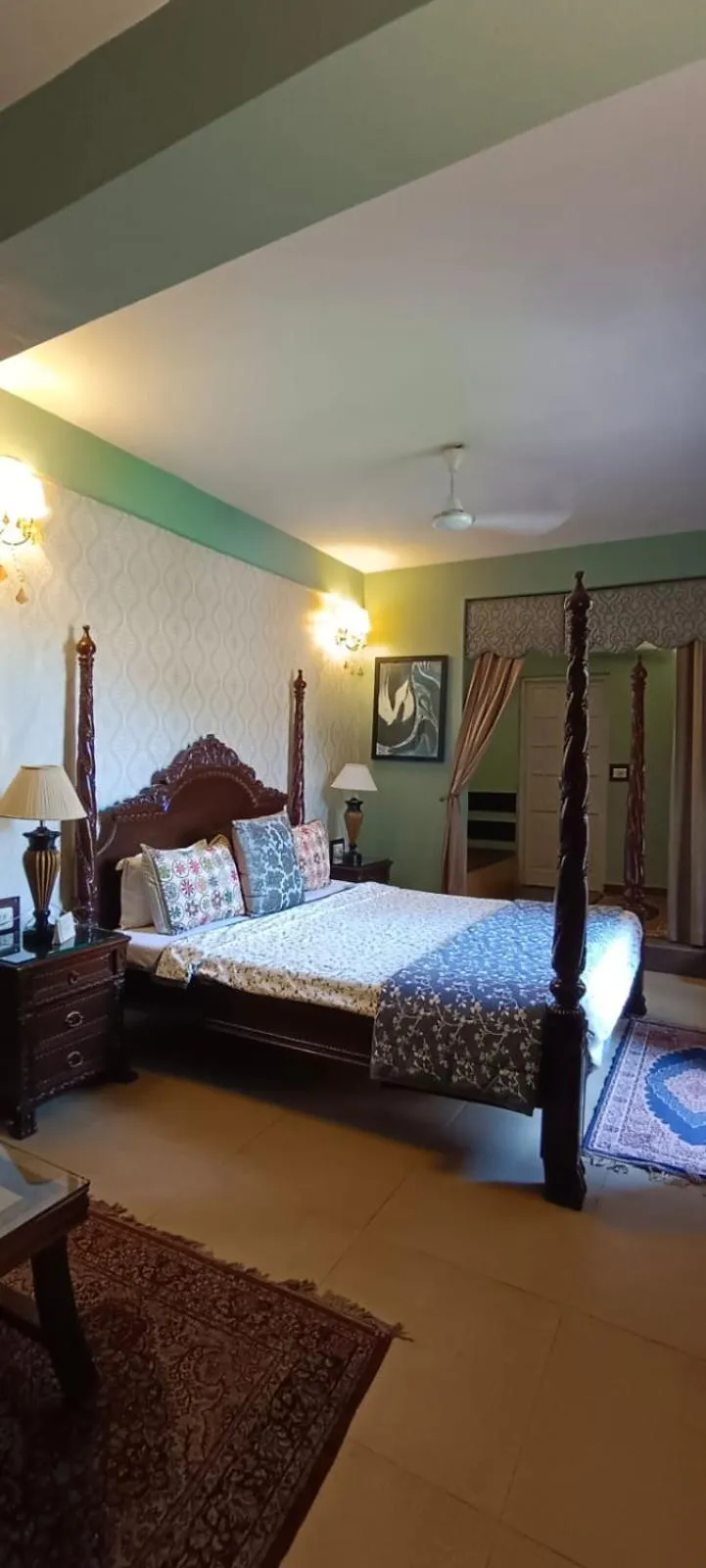 Bed in Ranjit's Svaasa Amritsar