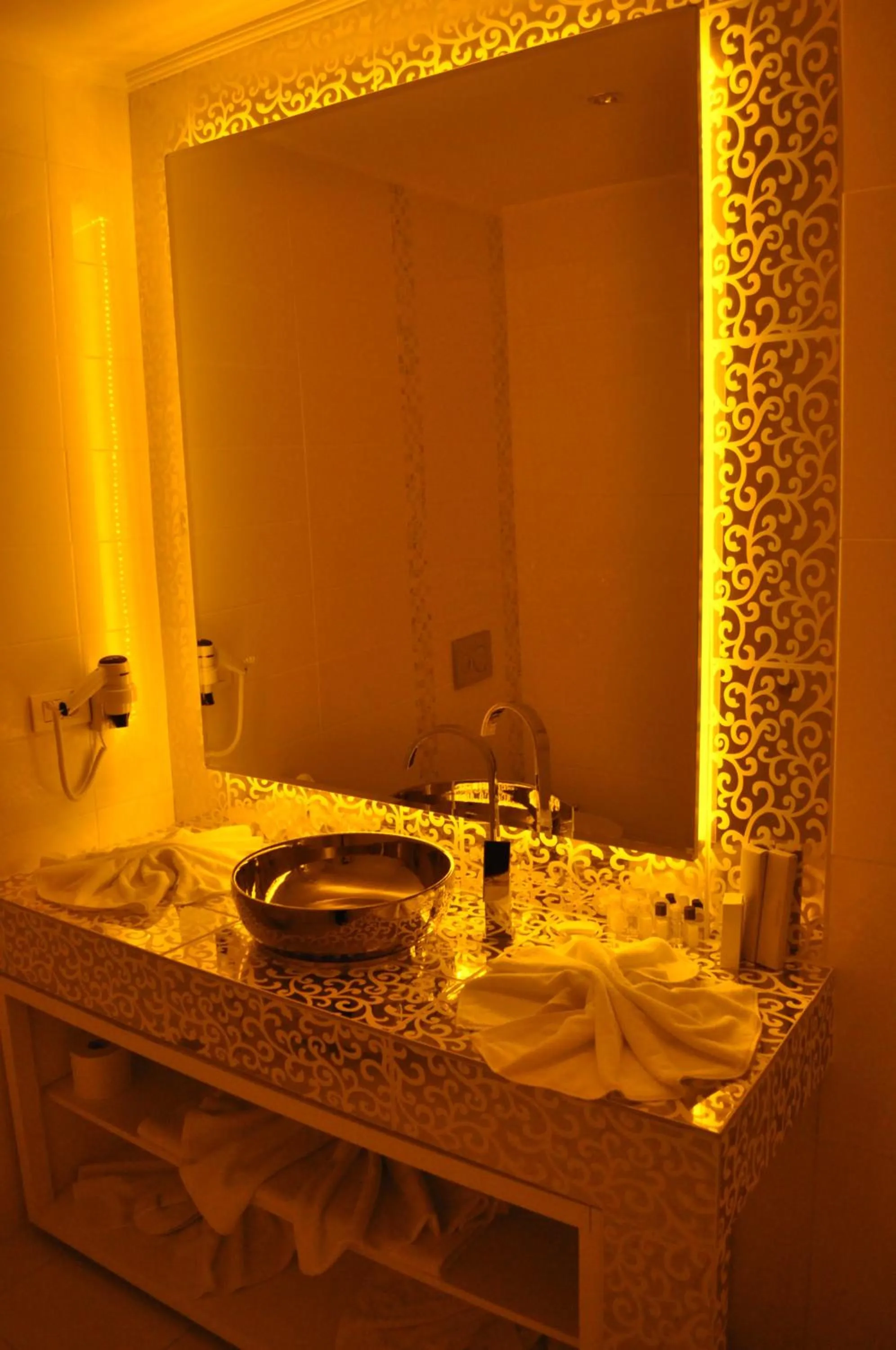Bathroom in Bab-i Zer Hotel