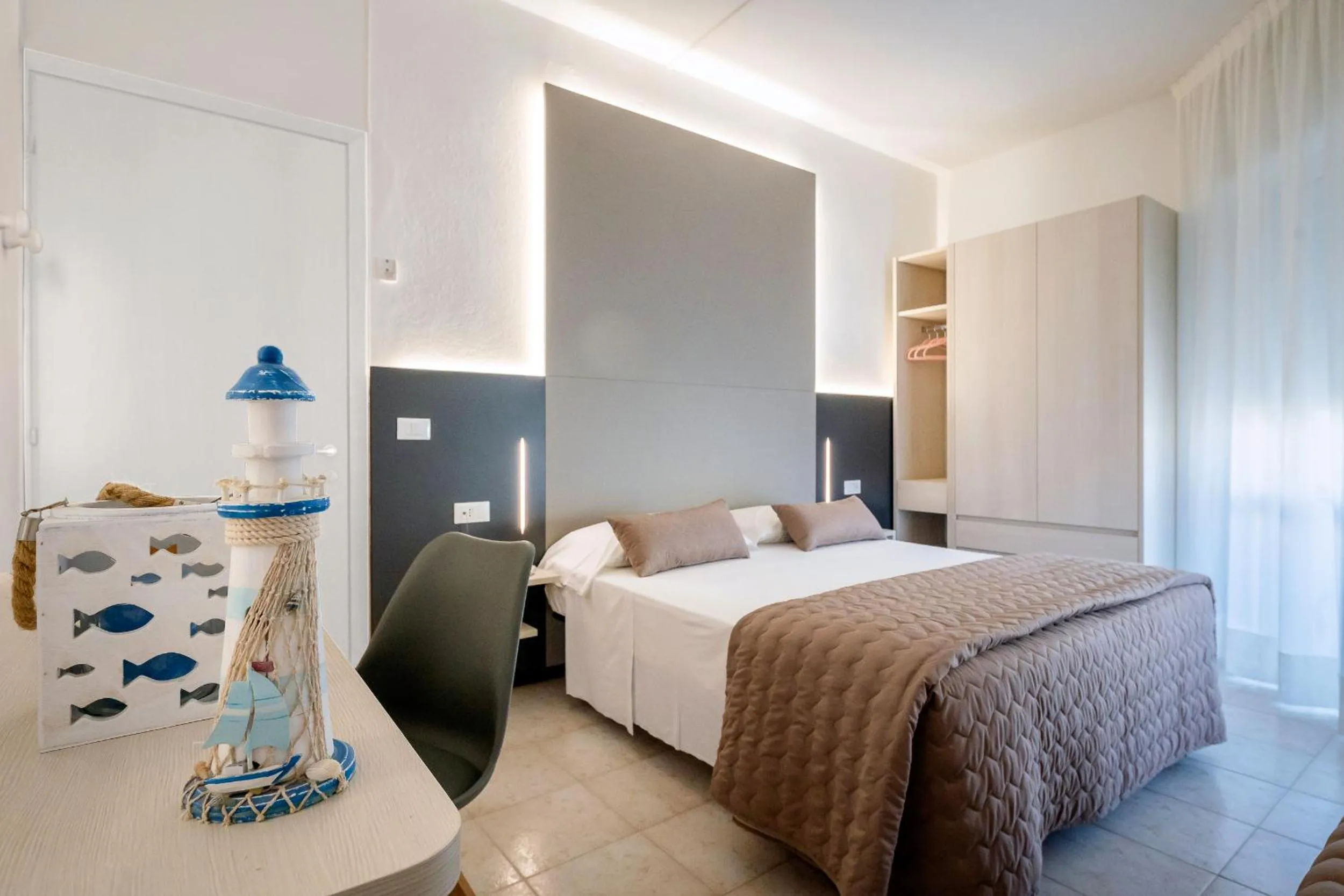 Photo of the whole room in Hotel Marisa