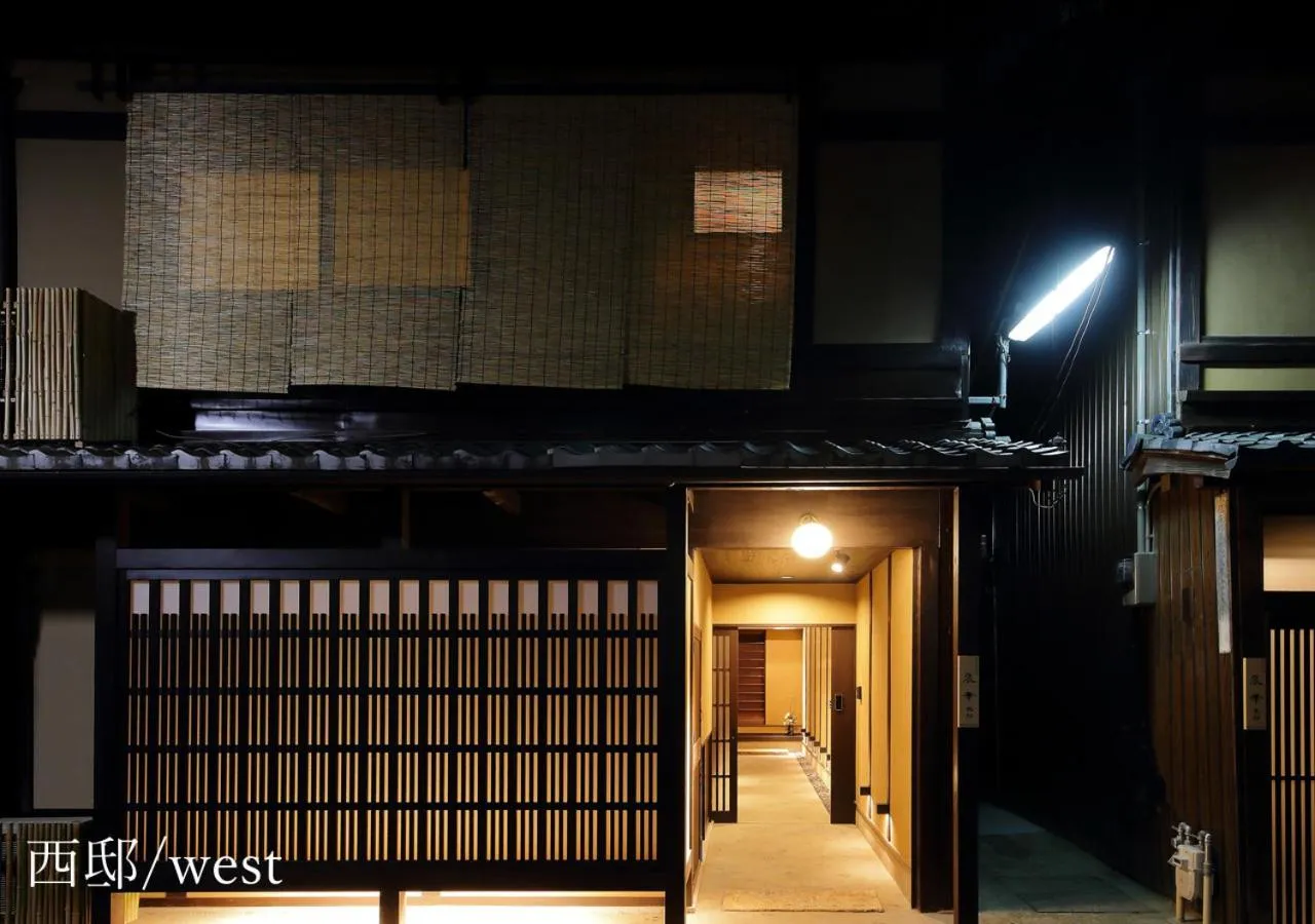 Facade/entrance in Houka