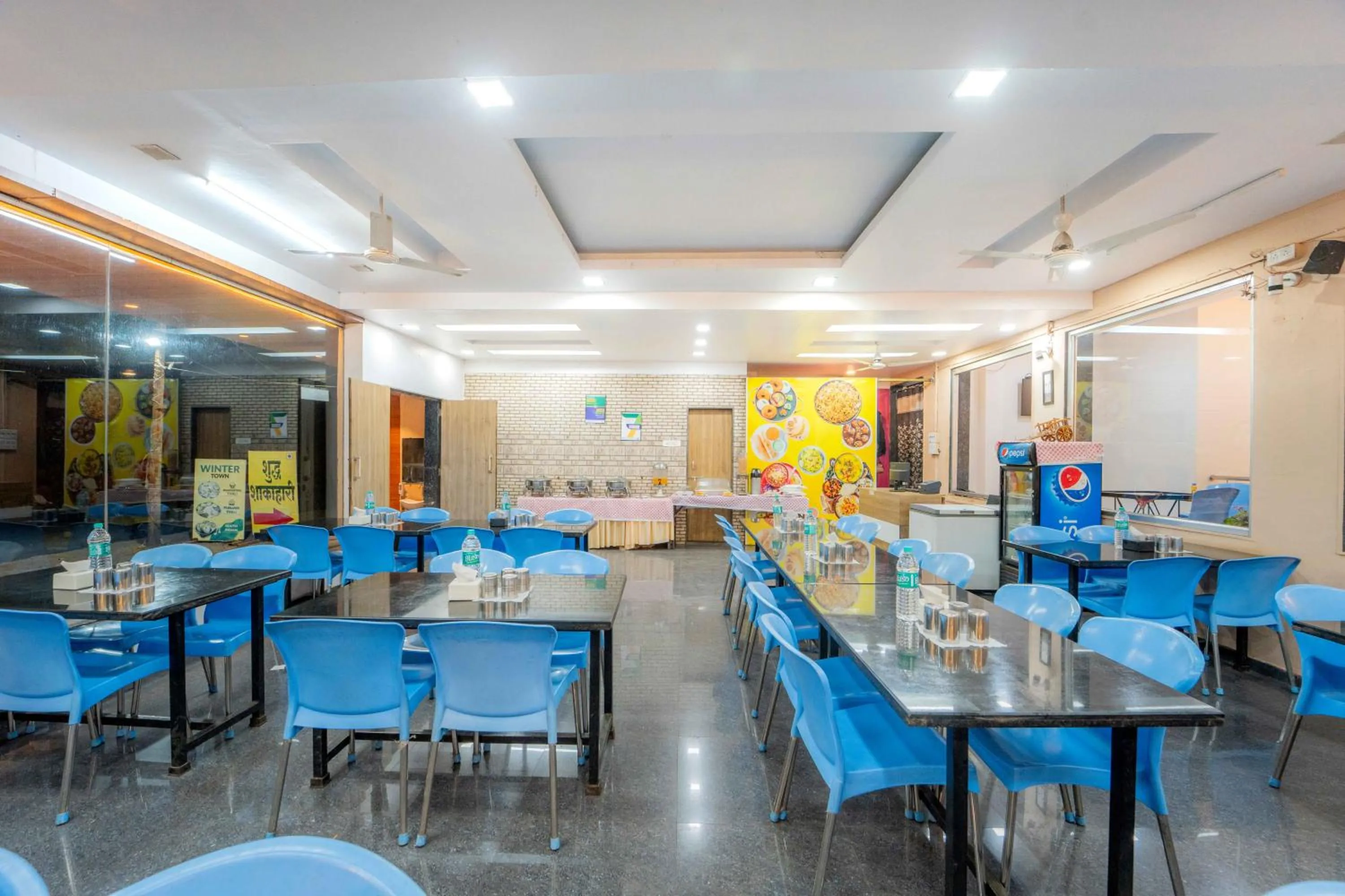 Restaurant/places to eat in Treebo Winter Town Venna Lake