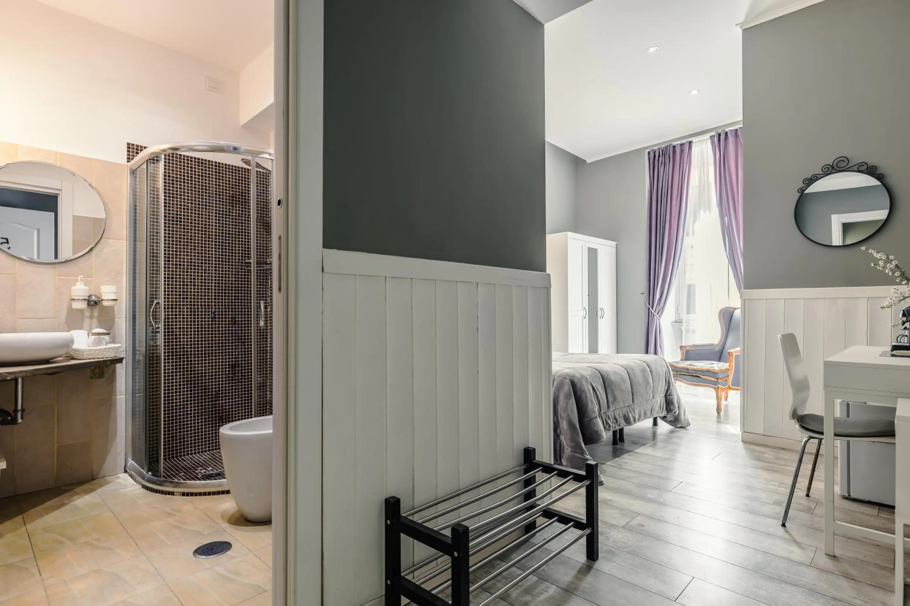 Photo of the whole room in Bed And Best