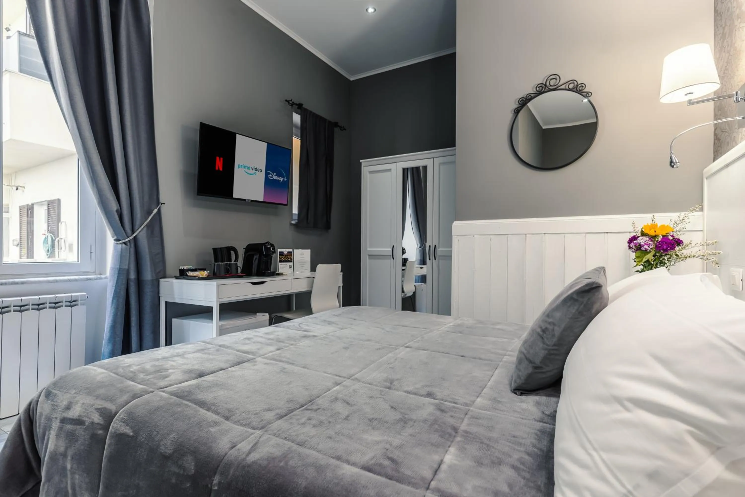 Bedroom, Bed in Bed And Best