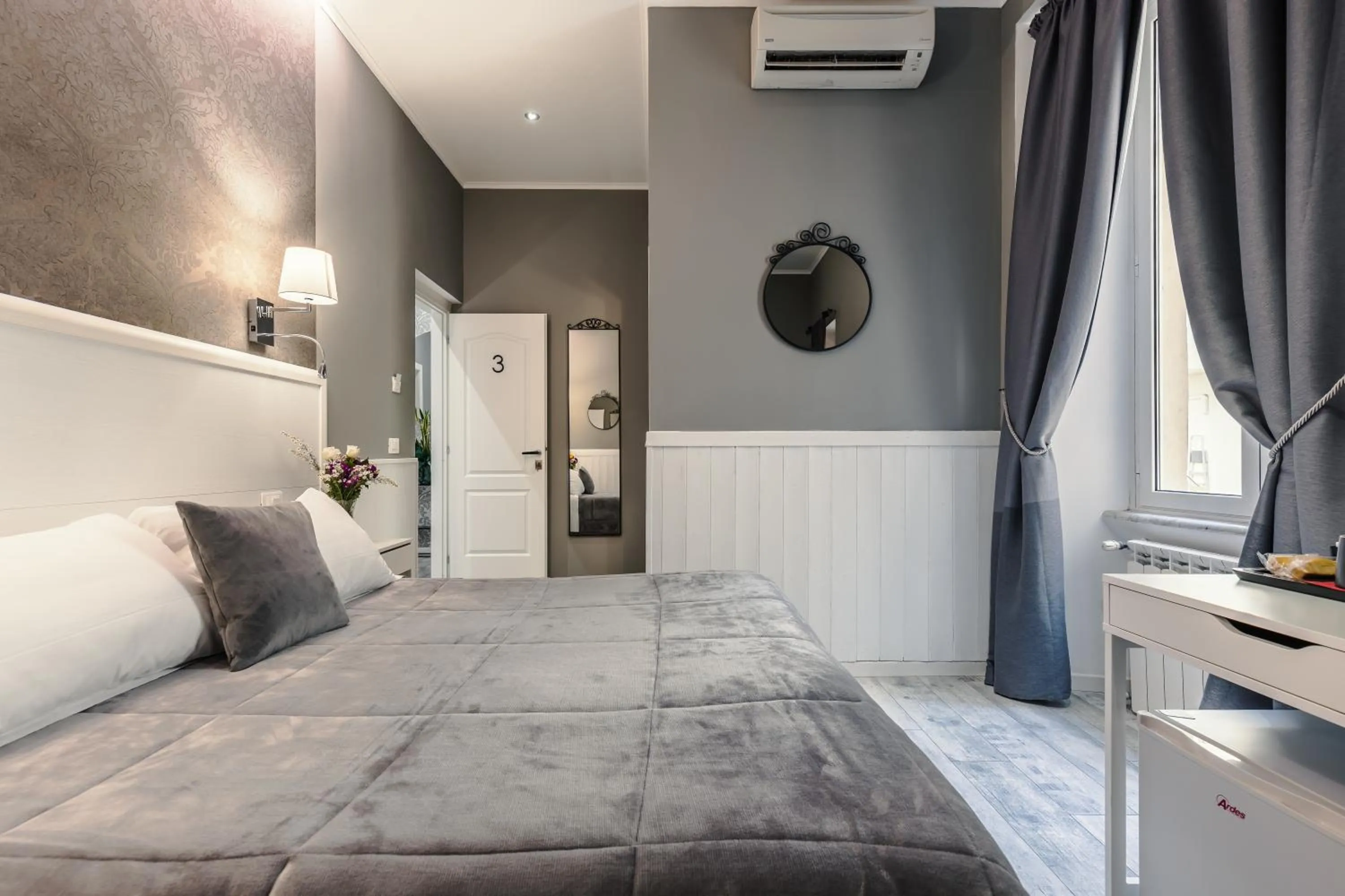 Photo of the whole room, Bed in Bed And Best