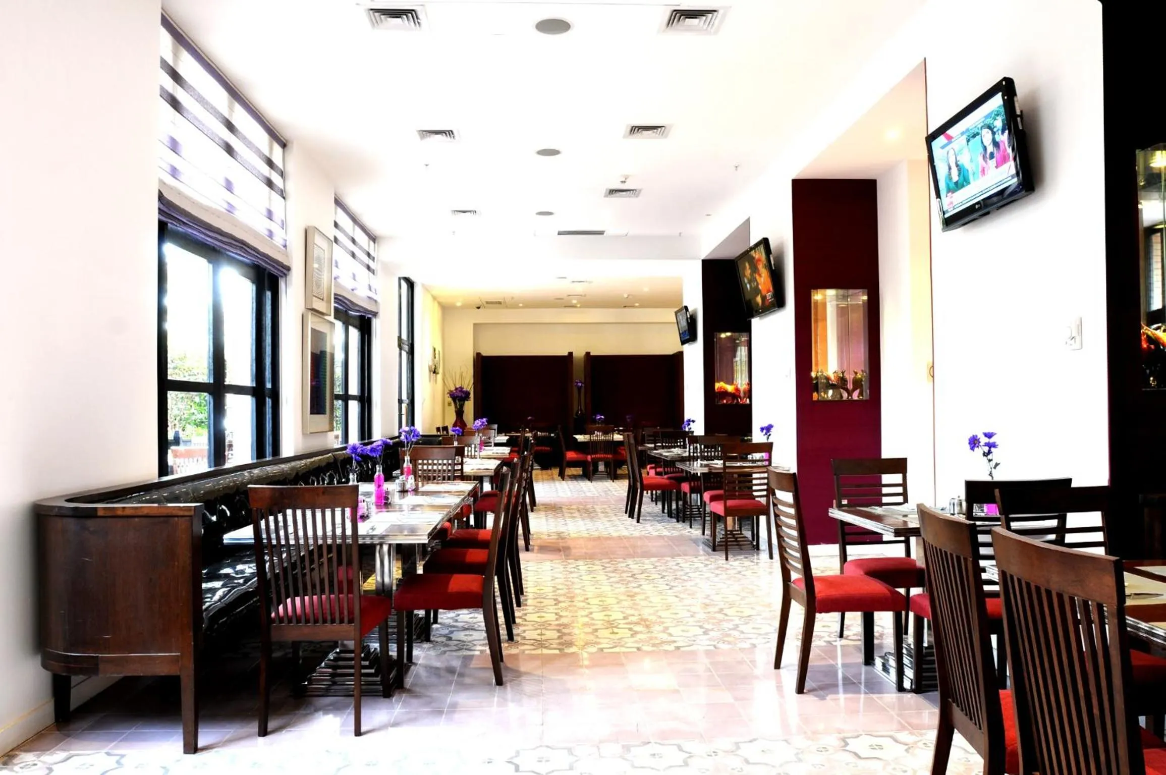 Breakfast, Restaurant/Places to Eat in Radisson Ciudad Empresarial Santiago