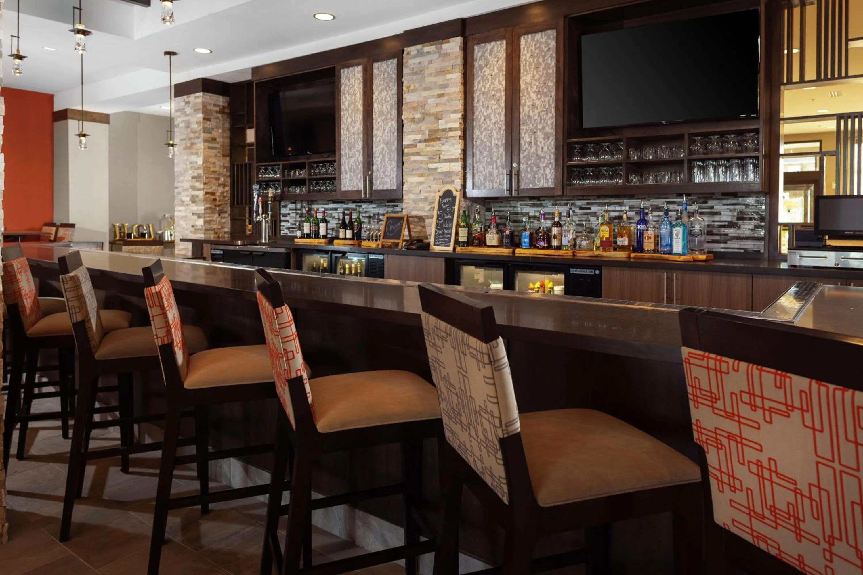 Lounge or bar in Hilton Garden Inn Waco