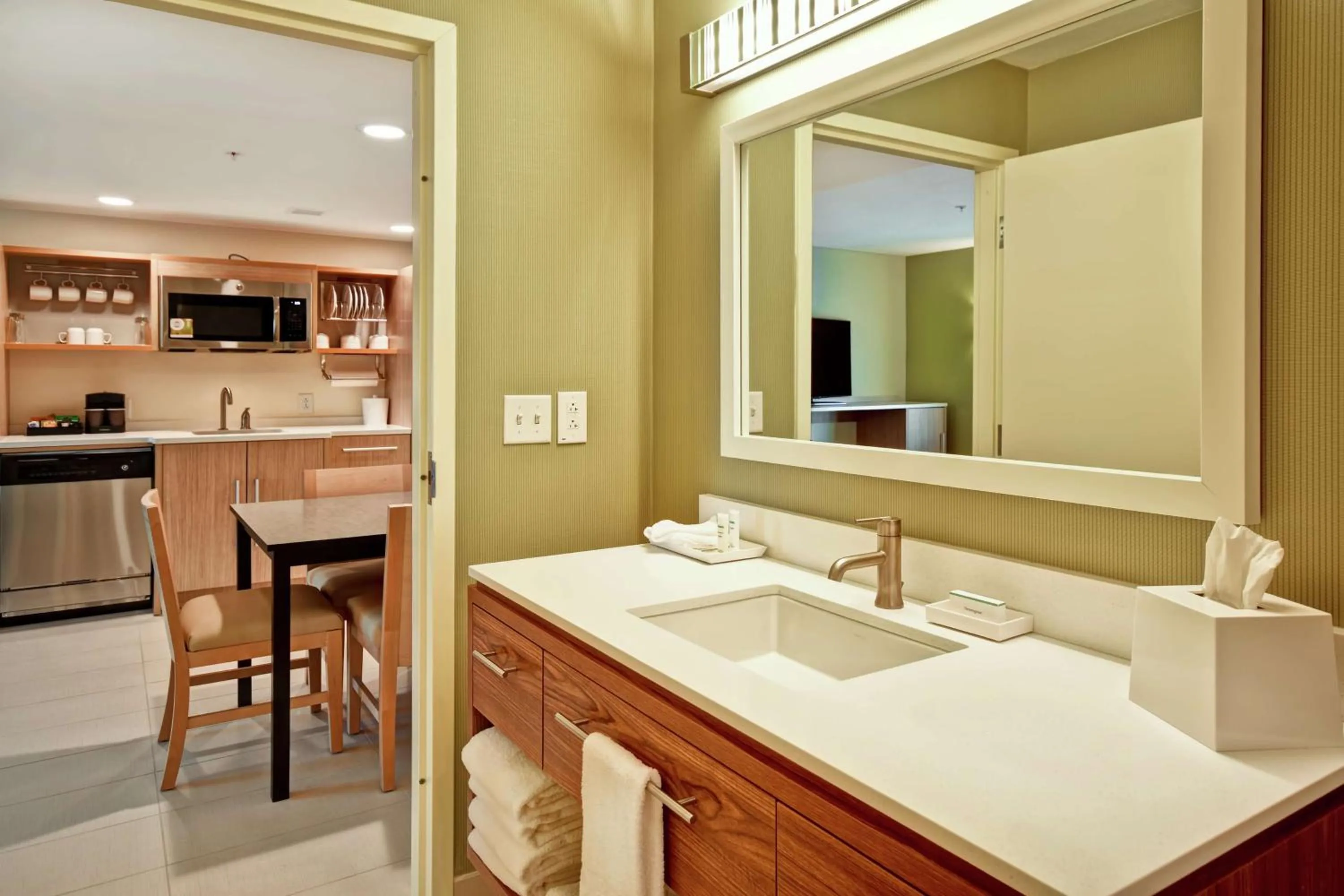 Kitchen or kitchenette in Home2 Suites By Hilton Smyrna Nashville