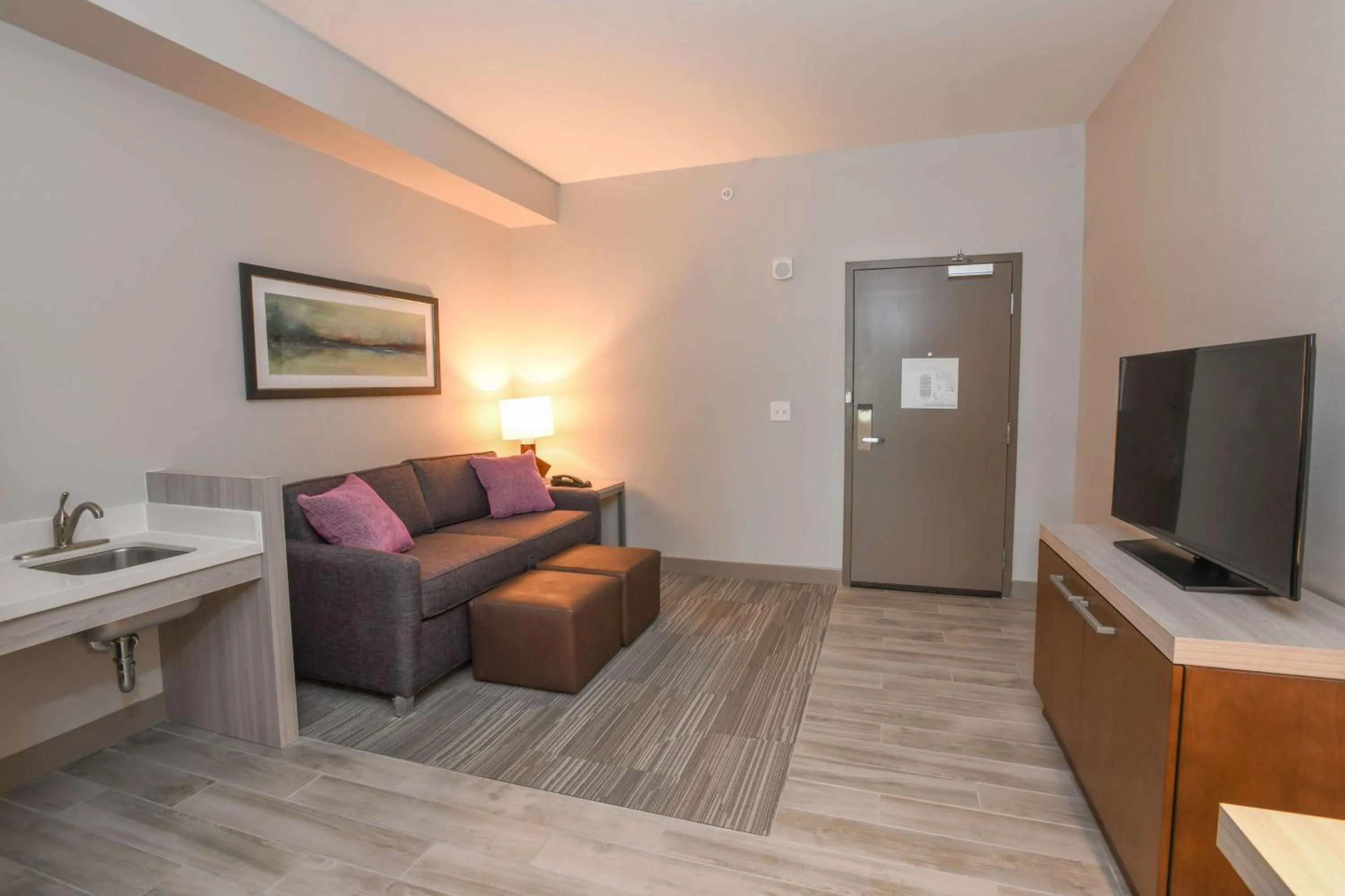 Bedroom in Hilton Garden Inn Cincinnati Midtown