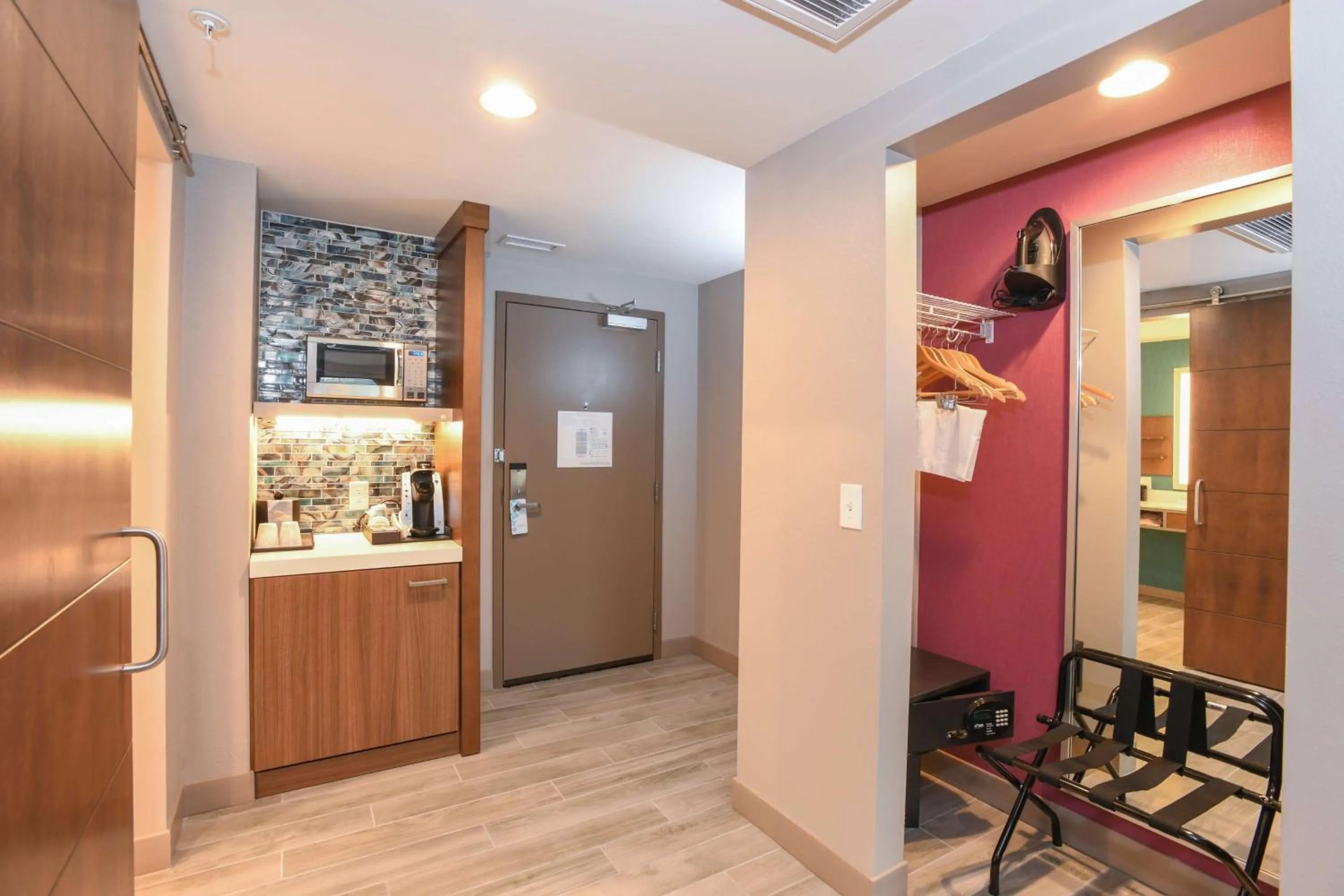 Kitchen or kitchenette in Hilton Garden Inn Cincinnati Midtown