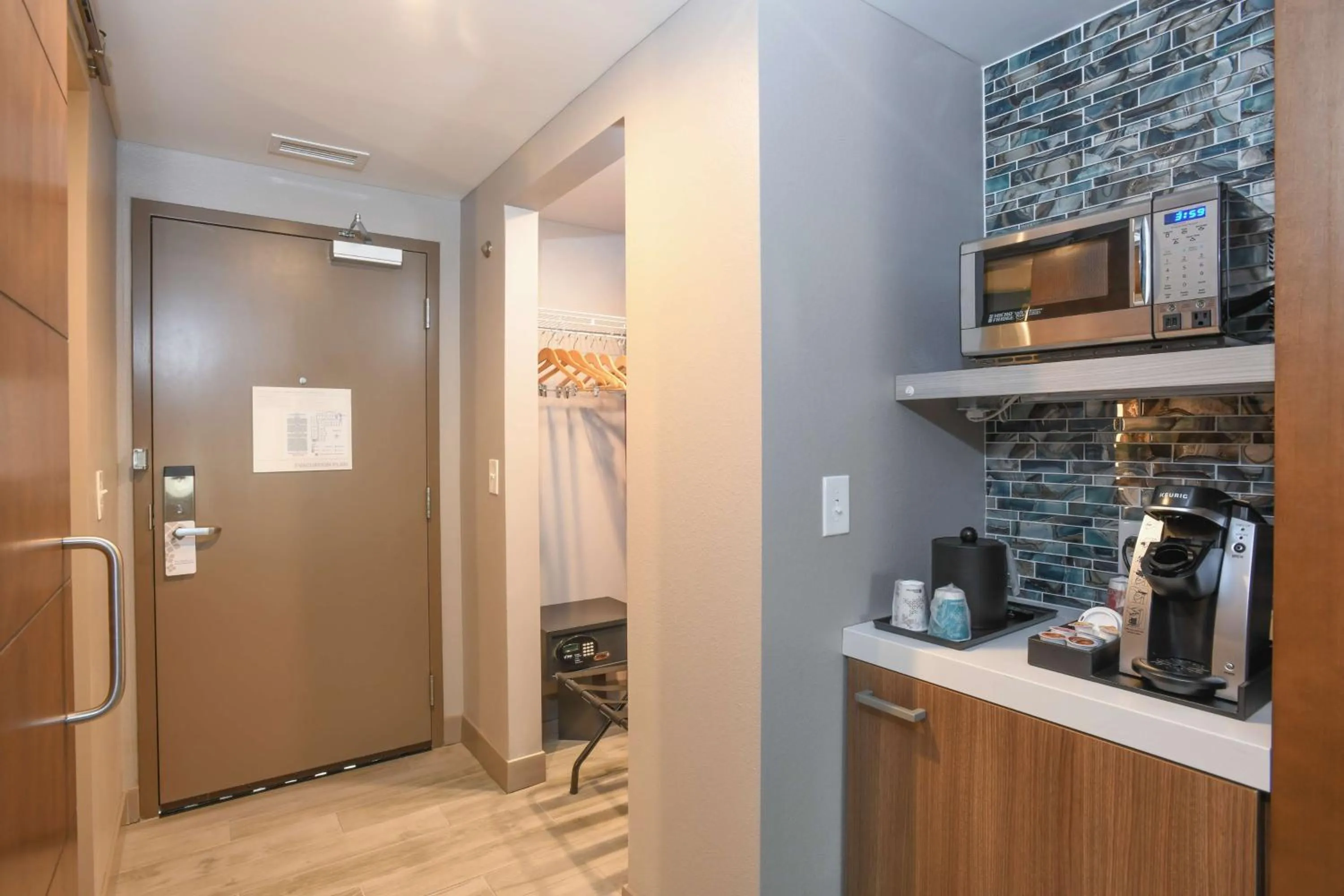 Kitchen or kitchenette in Hilton Garden Inn Cincinnati Midtown