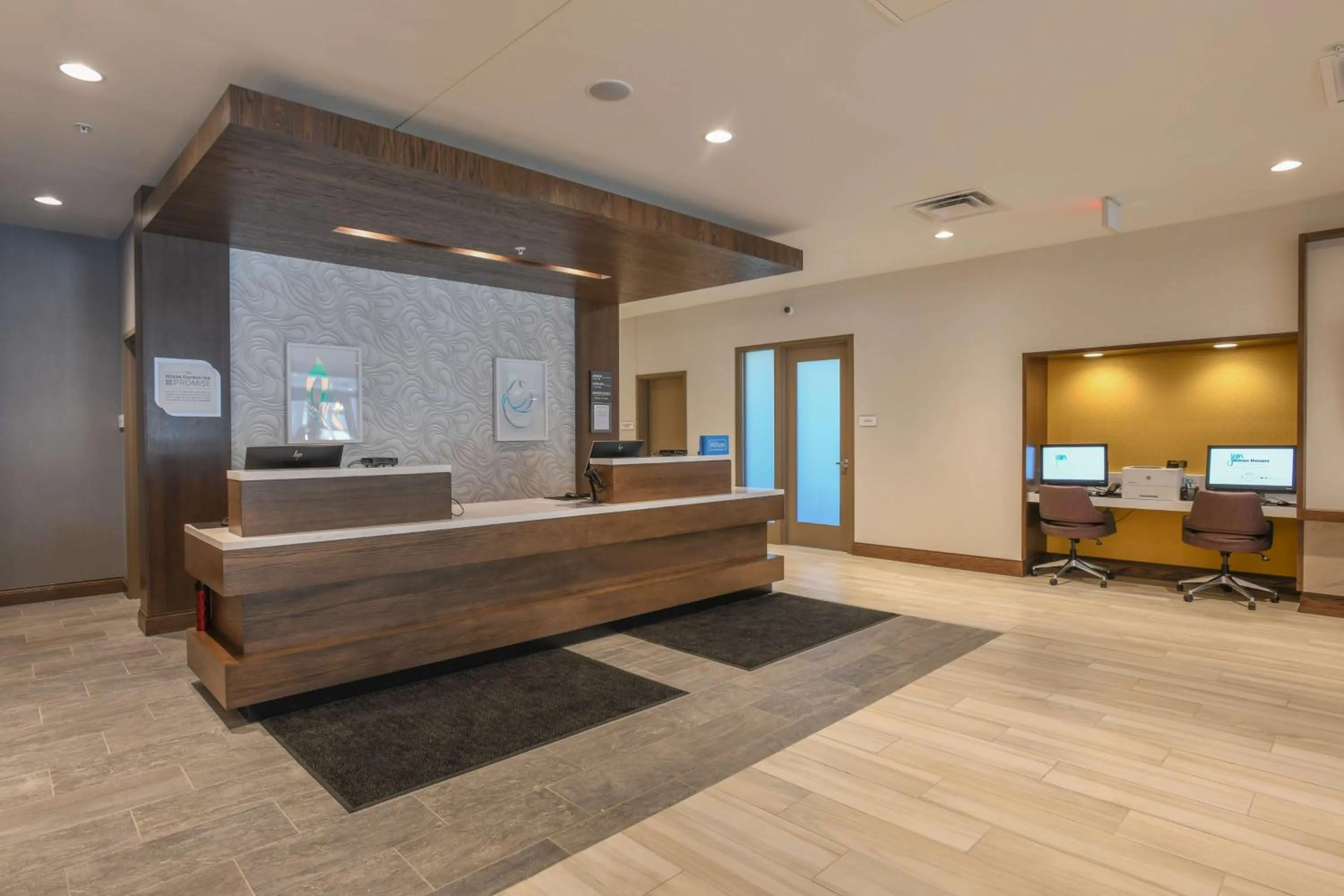 Lobby or reception in Hilton Garden Inn Cincinnati Midtown