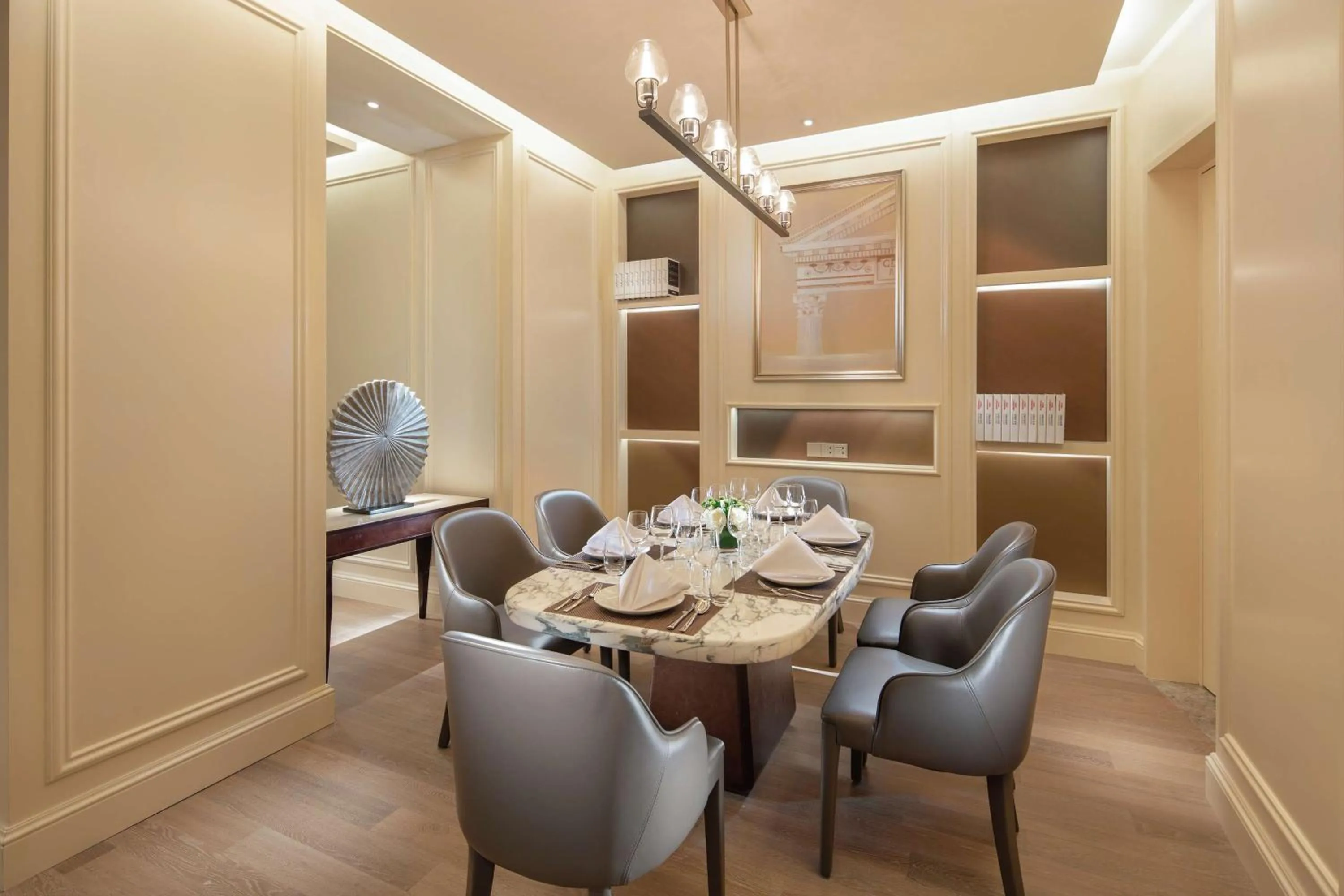 Restaurant/places to eat in Hilton Dalian Golden Pebble Beach Resort