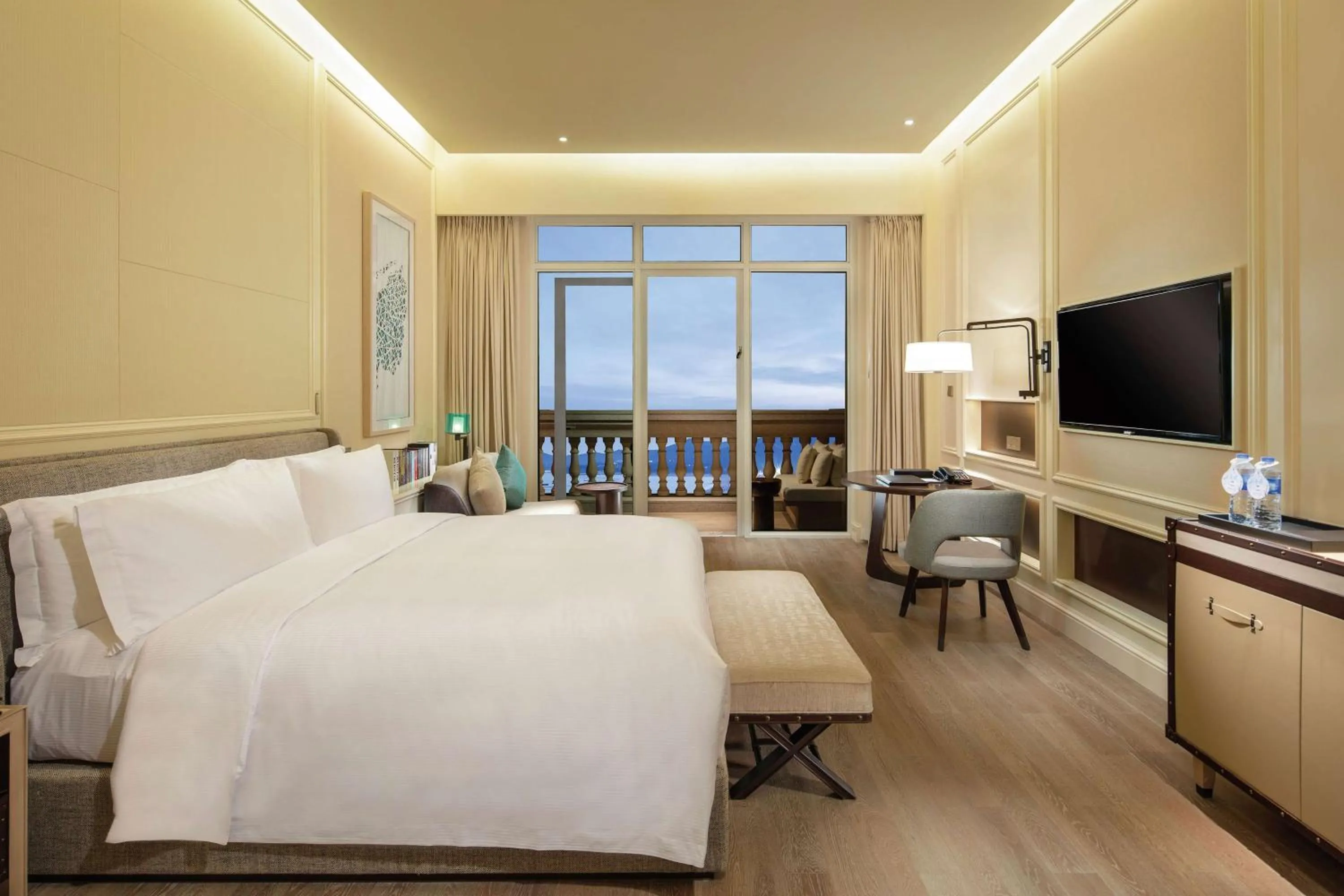 Bedroom, Bed in Hilton Dalian Golden Pebble Beach Resort