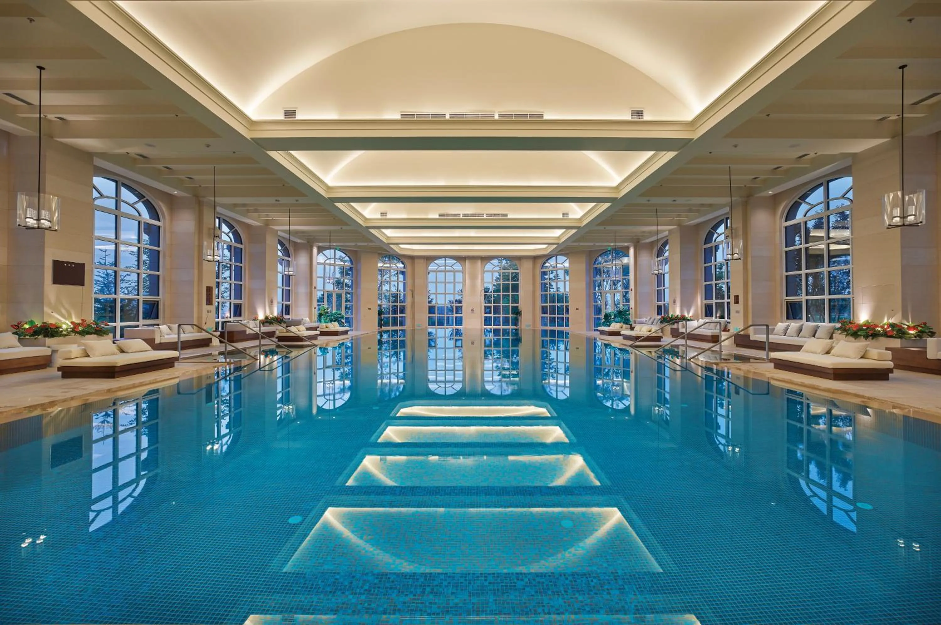Swimming pool in Hilton Dalian Golden Pebble Beach Resort