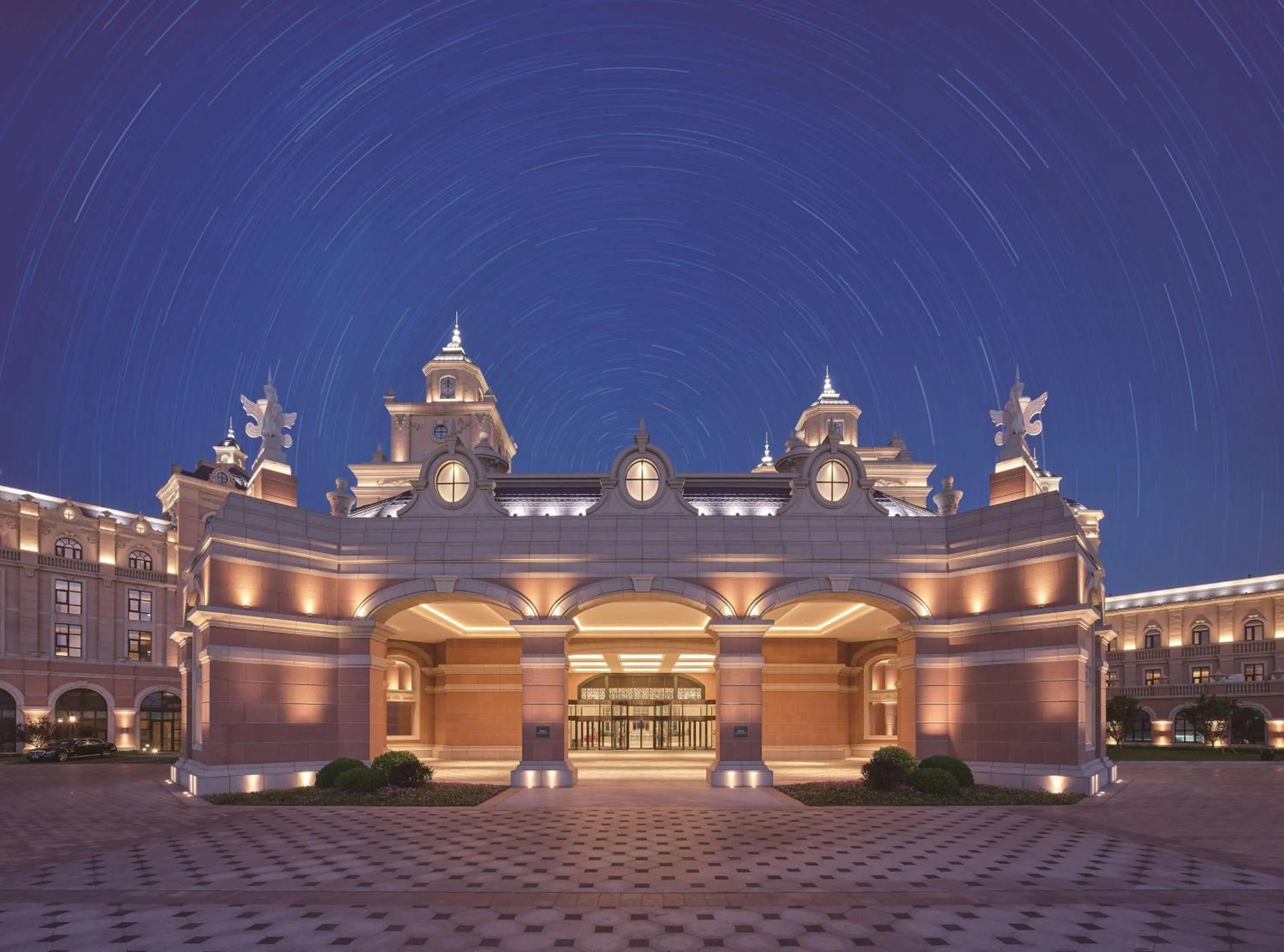 Property building in Hilton Dalian Golden Pebble Beach Resort