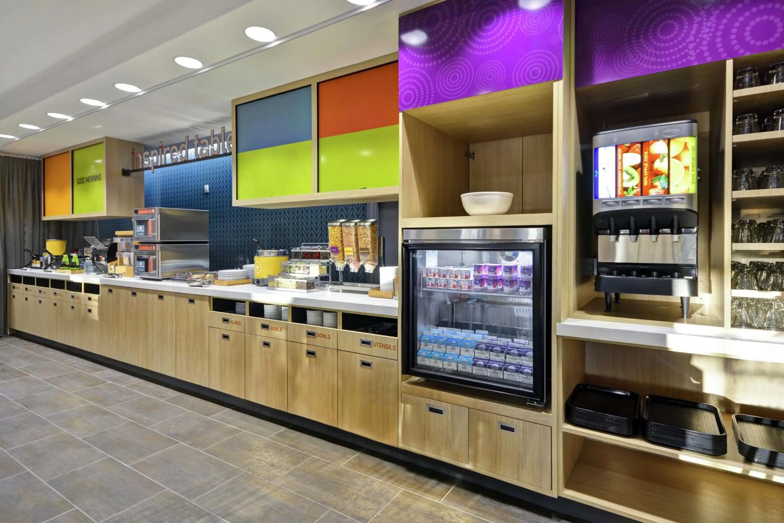 Dining area in Home2 Suites by Hilton Queensbury Lake George