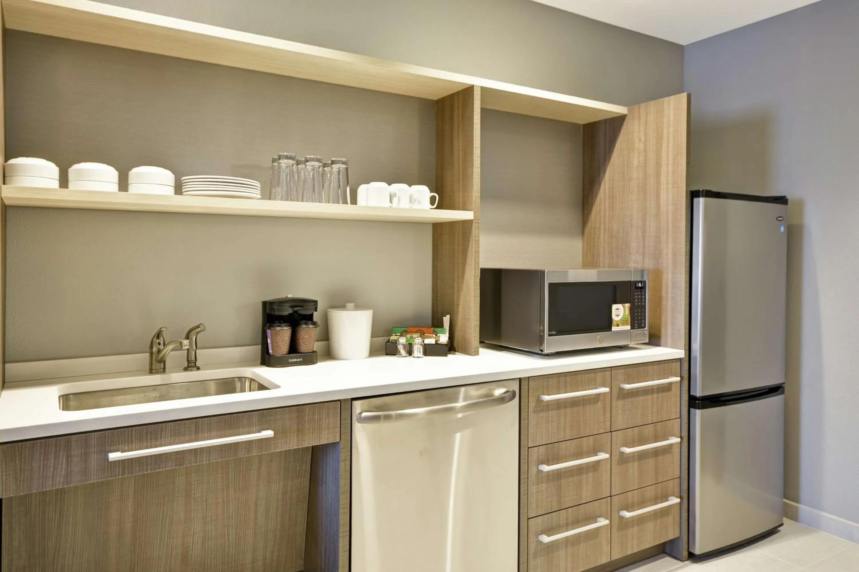 Bedroom in Home2 Suites by Hilton Queensbury Lake George