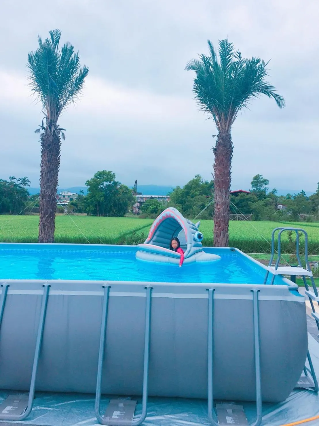 Swimming pool in Urban Oasis Inn
