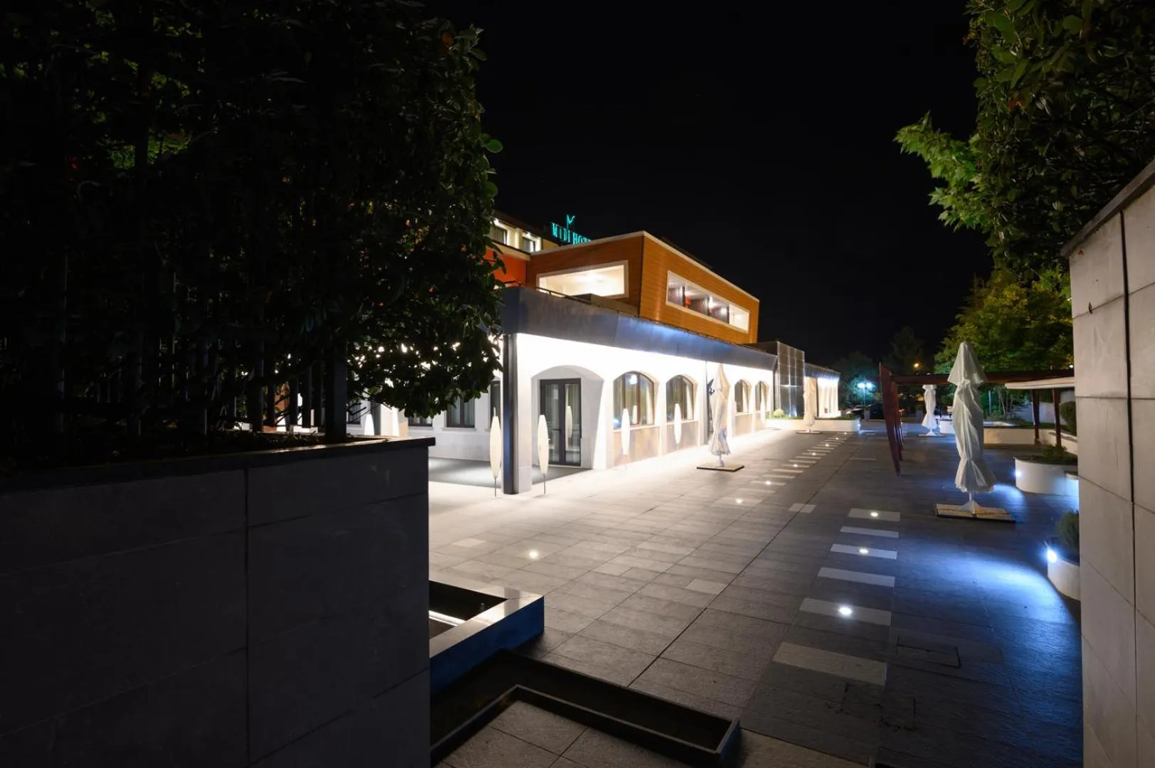 Property building in Bhotel