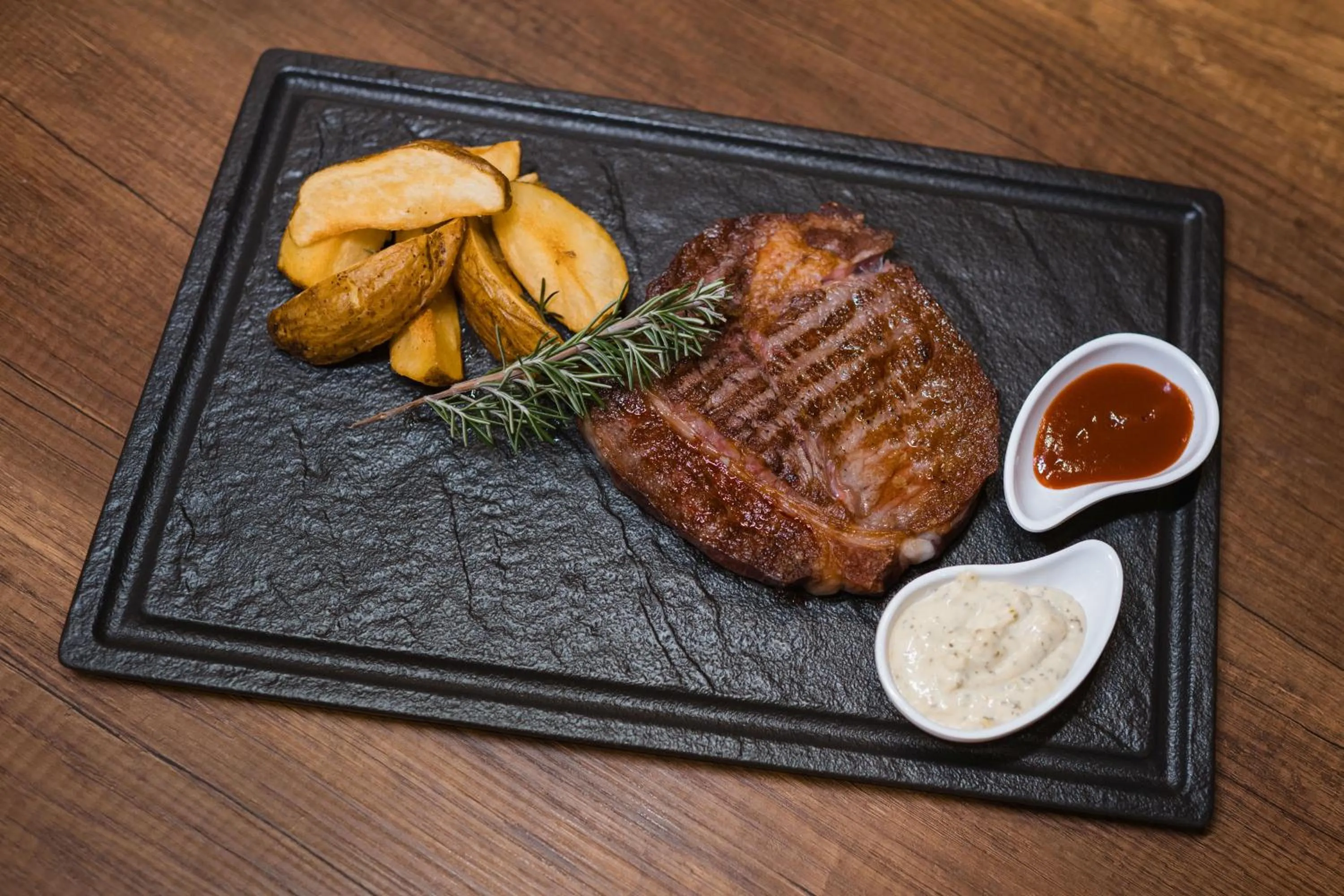 Food and drinks in Bhotel