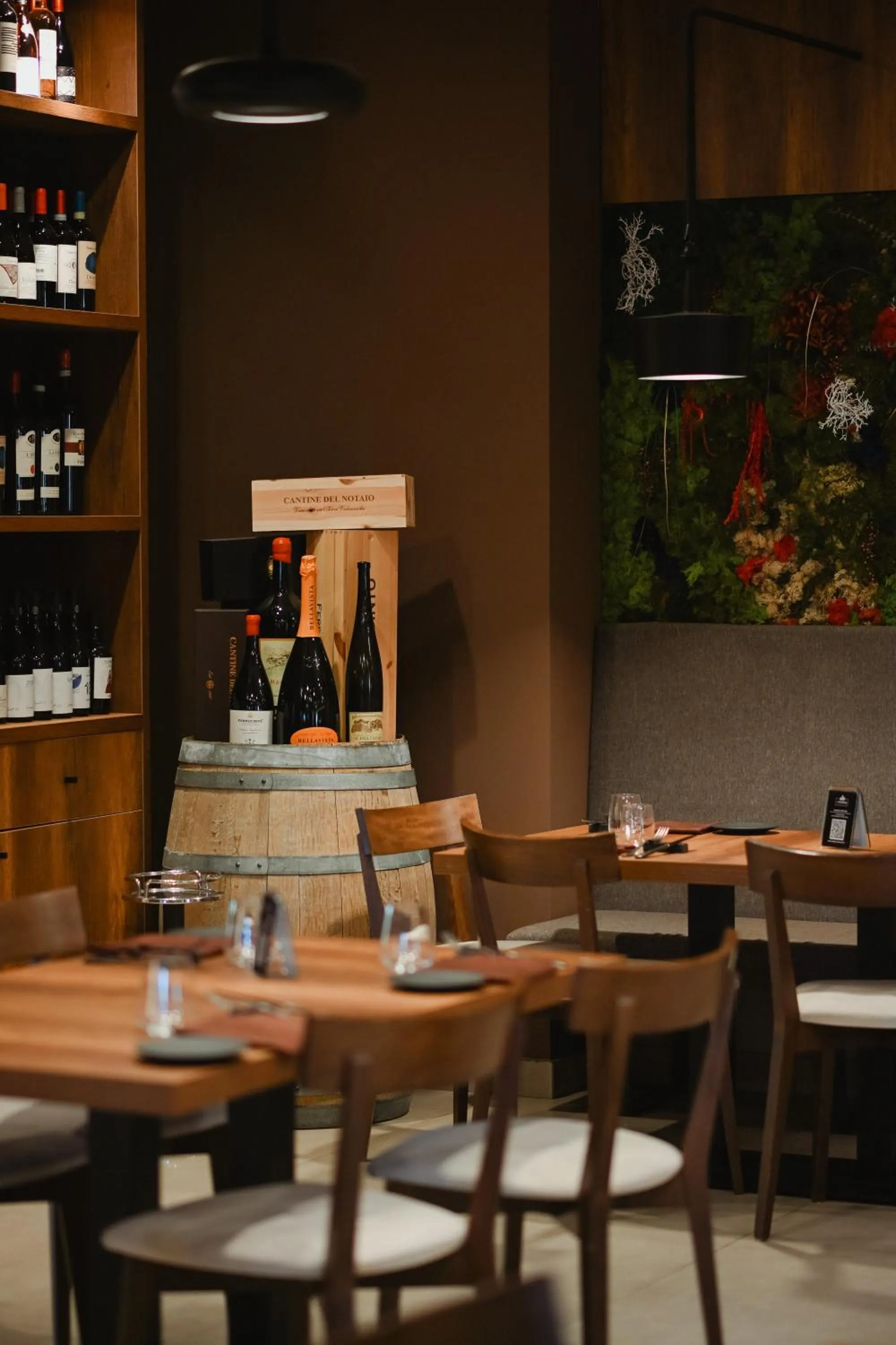 Restaurant/places to eat in Bhotel