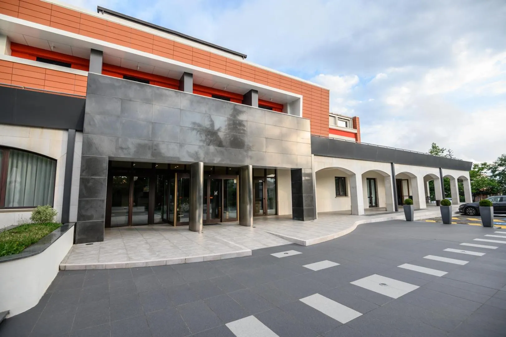 Property building in Bhotel