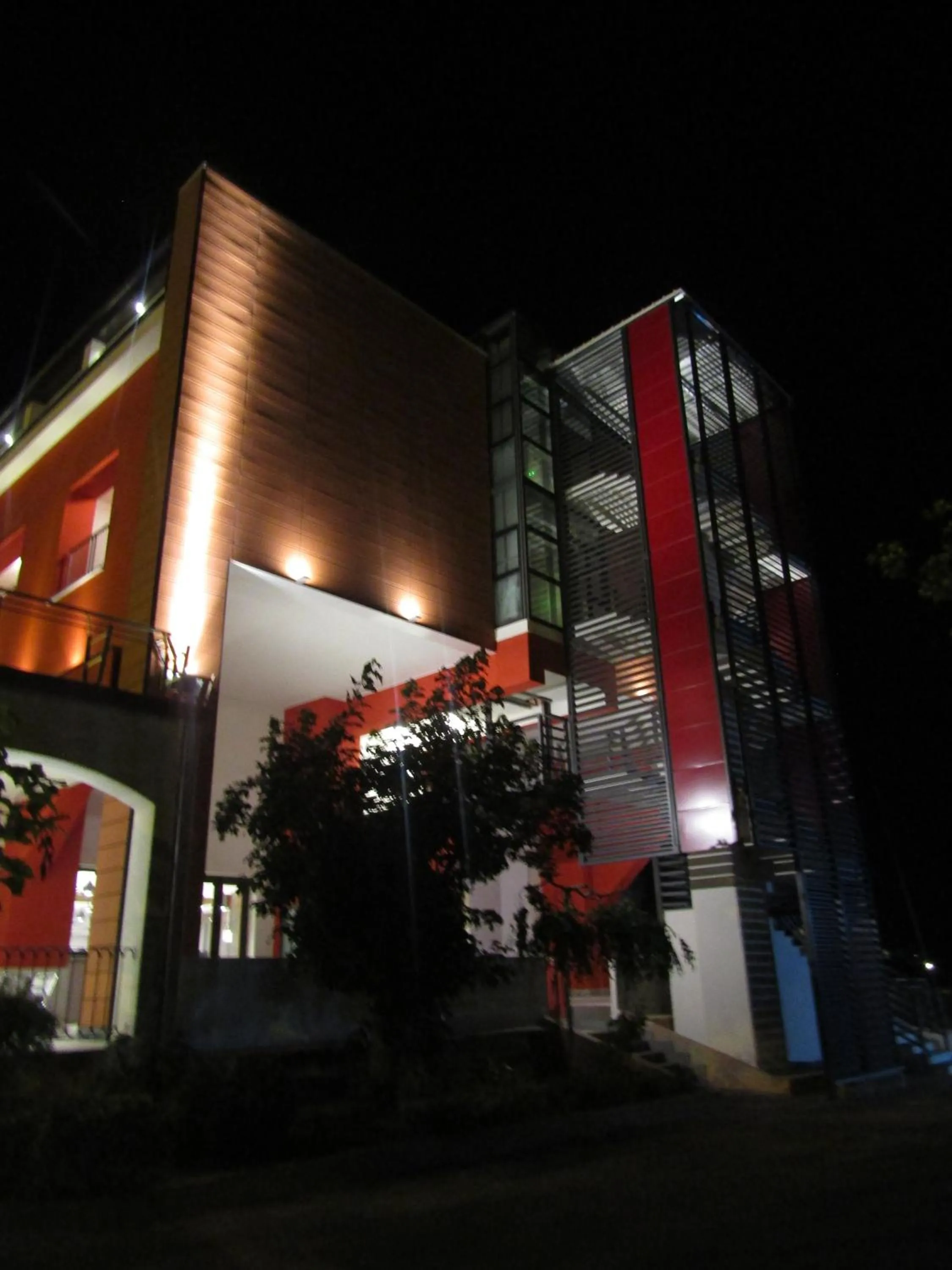 Property building in Bhotel