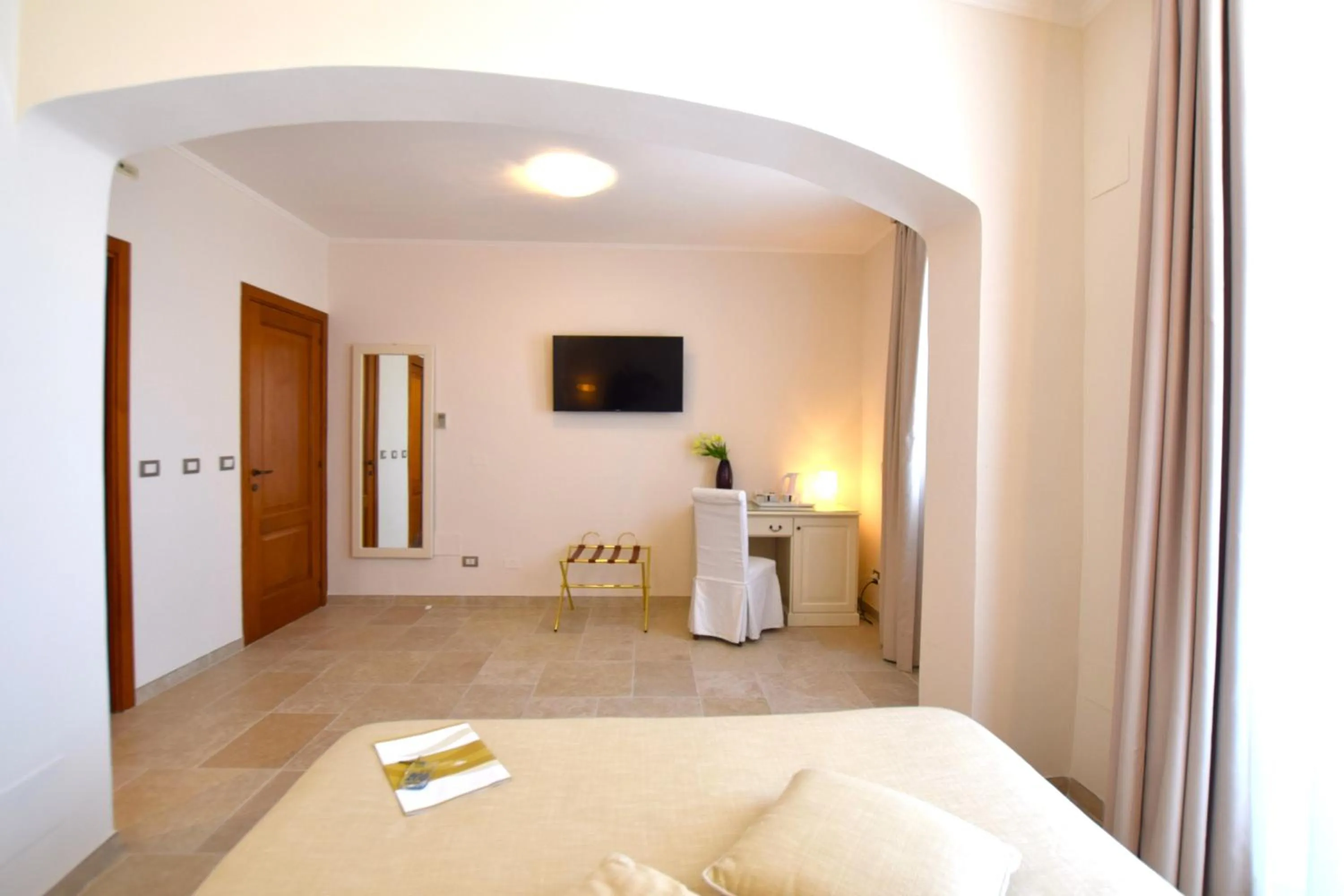 Bedroom, Bed in Hotel L'Arcangelo - Boutique Hotel