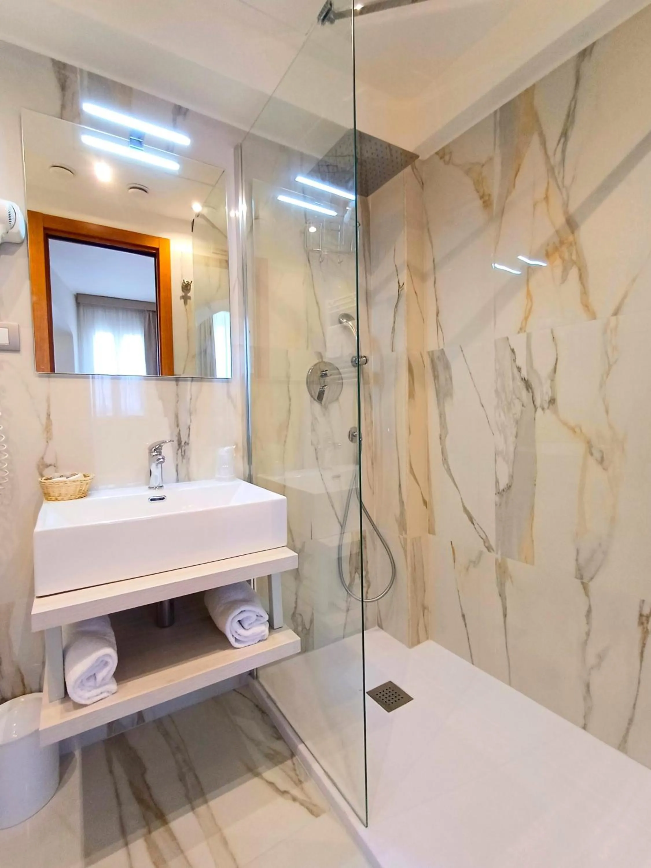 Shower in Hotel L'Arcangelo - Boutique Hotel