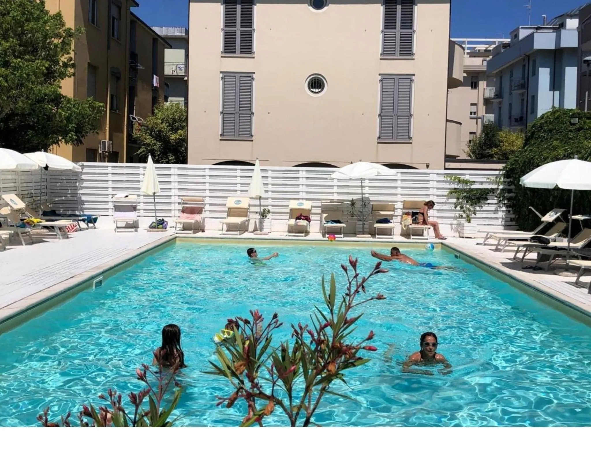 Swimming pool in Hotel Villa del Parco