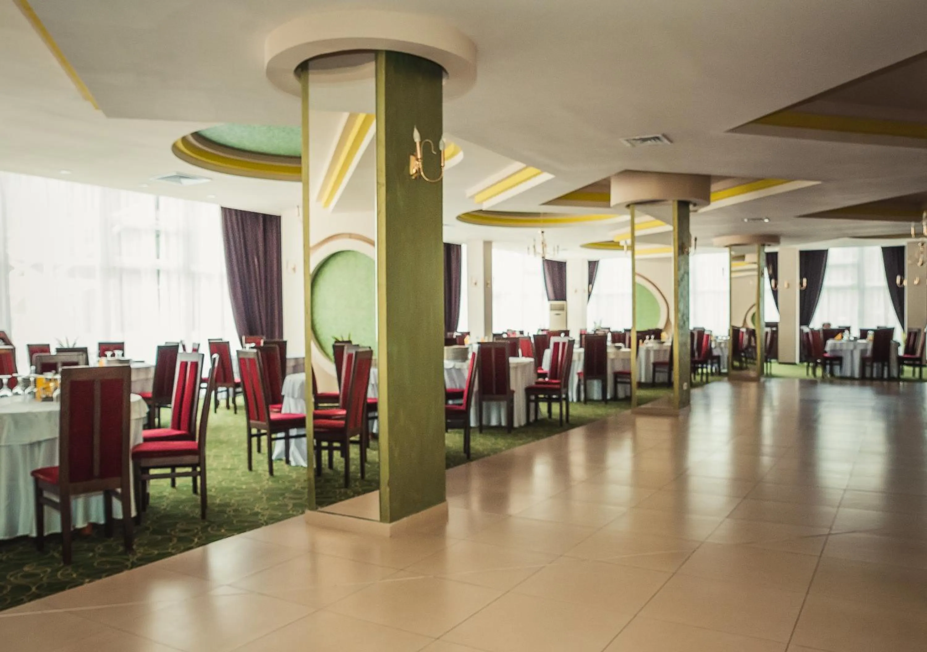 Restaurant/places to eat in Bacolux Diana, Herculane