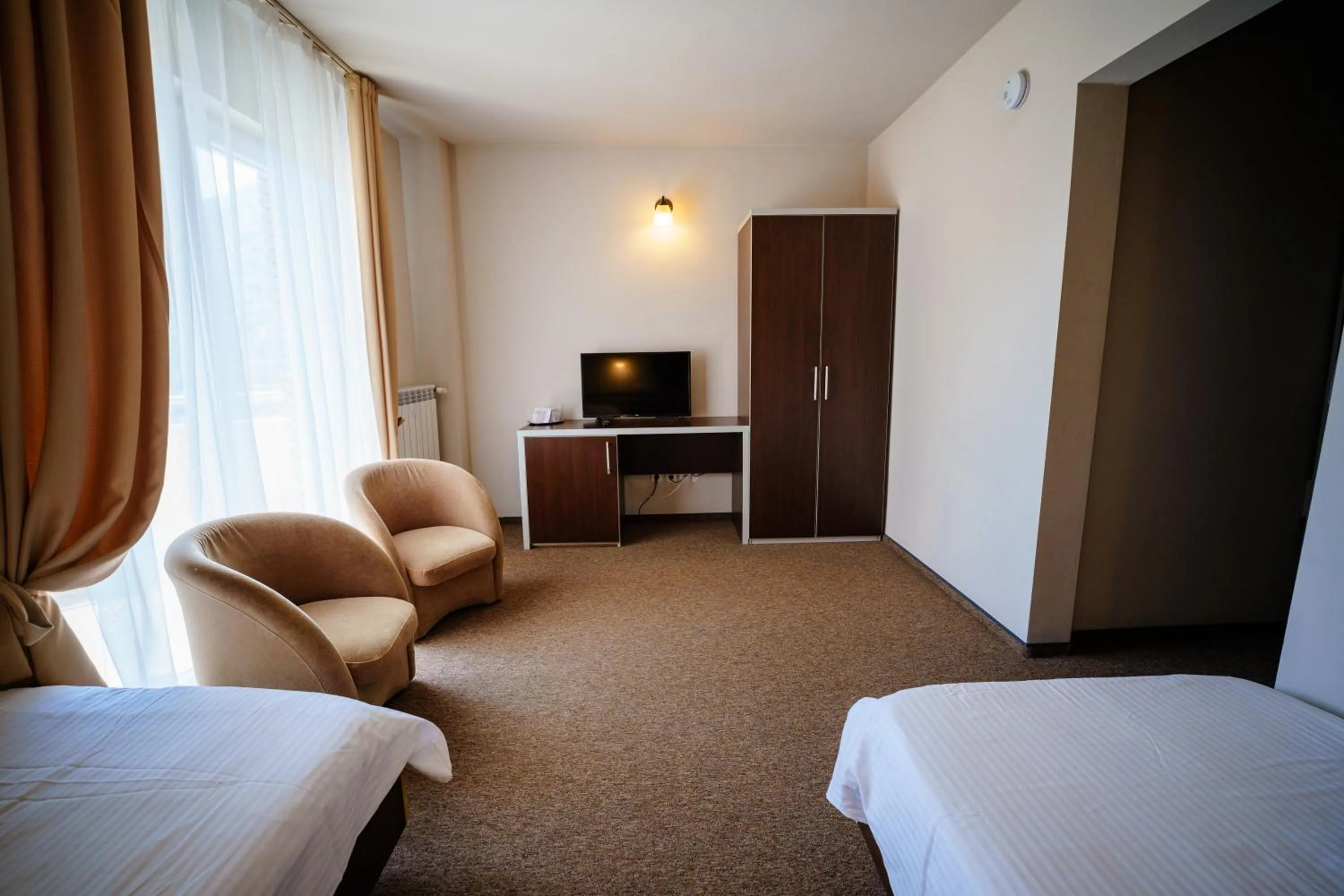 Photo of the whole room, Bed in Bacolux Diana, Herculane