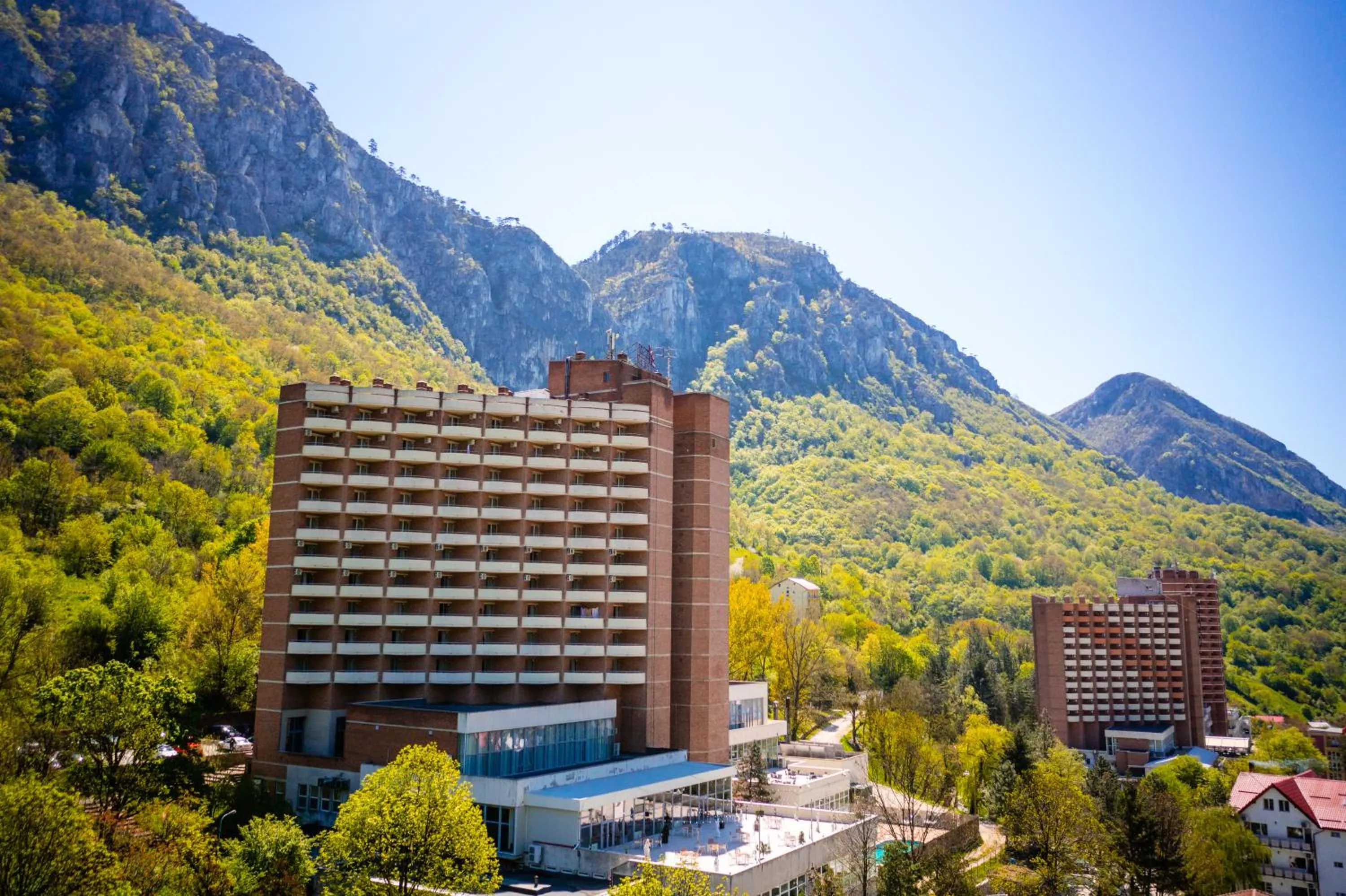 Property building in Bacolux Diana, Herculane