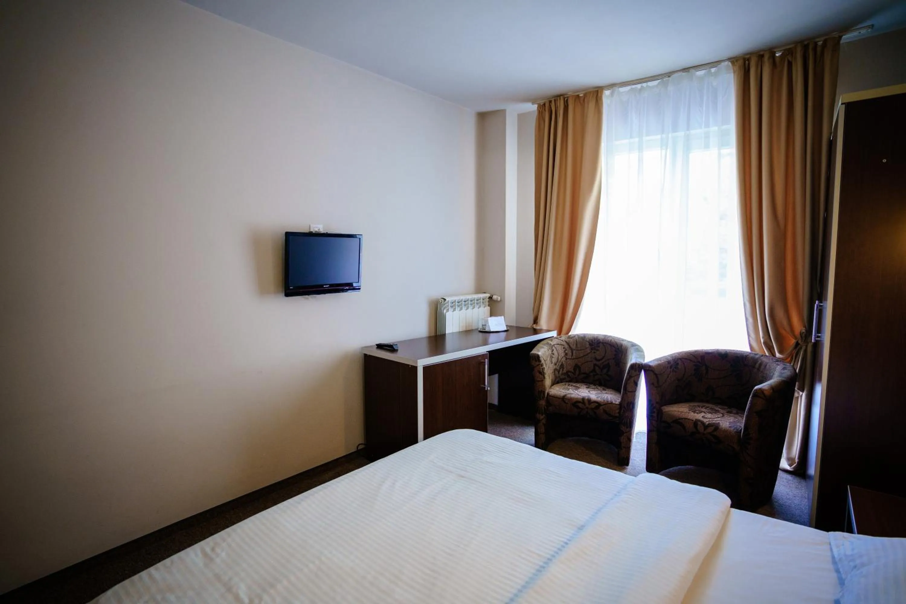 Photo of the whole room, Bed in Bacolux Diana, Herculane