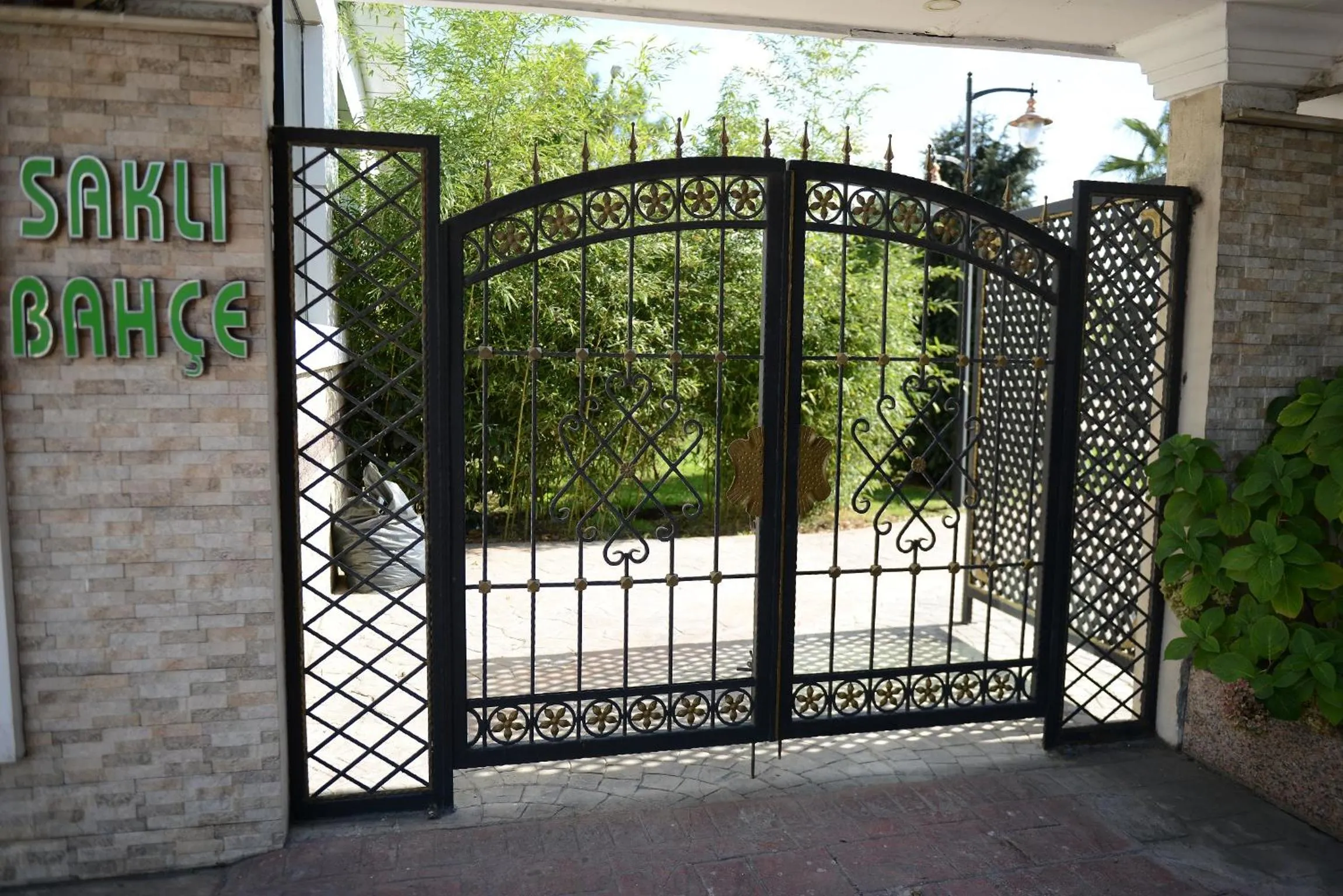 Swimming pool in Samsun Airport Resort Hotel