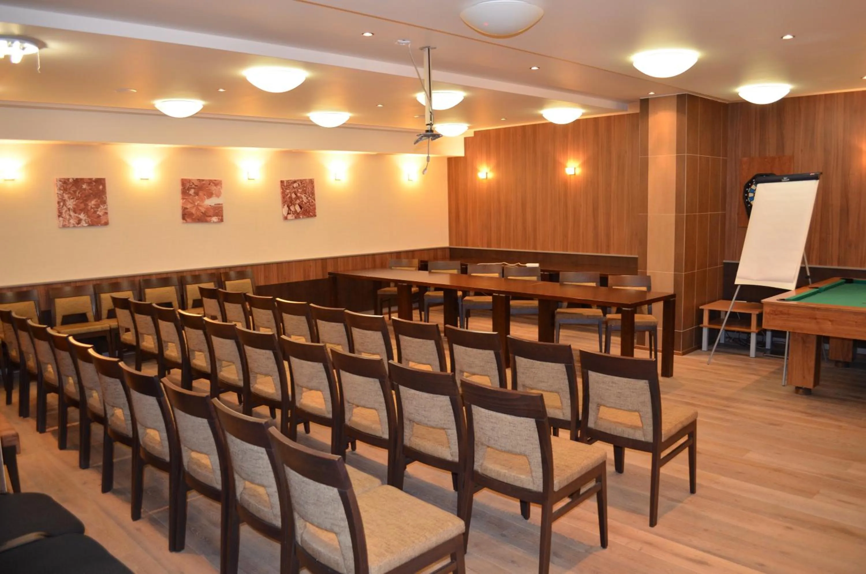 Banquet/Function facilities in Fatrapark Apartments House 2