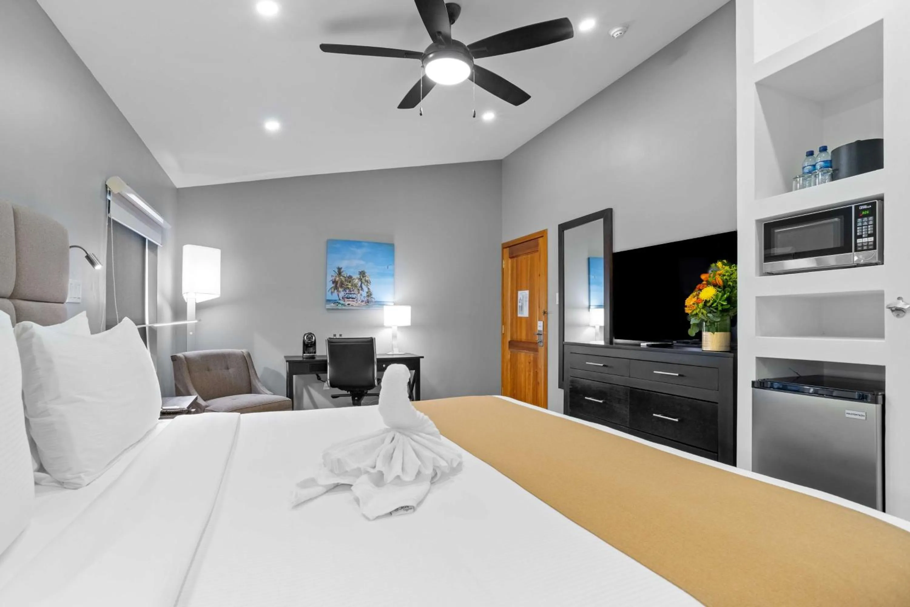 Bedroom, Bed in Best Western Plus Belize Biltmore Plaza