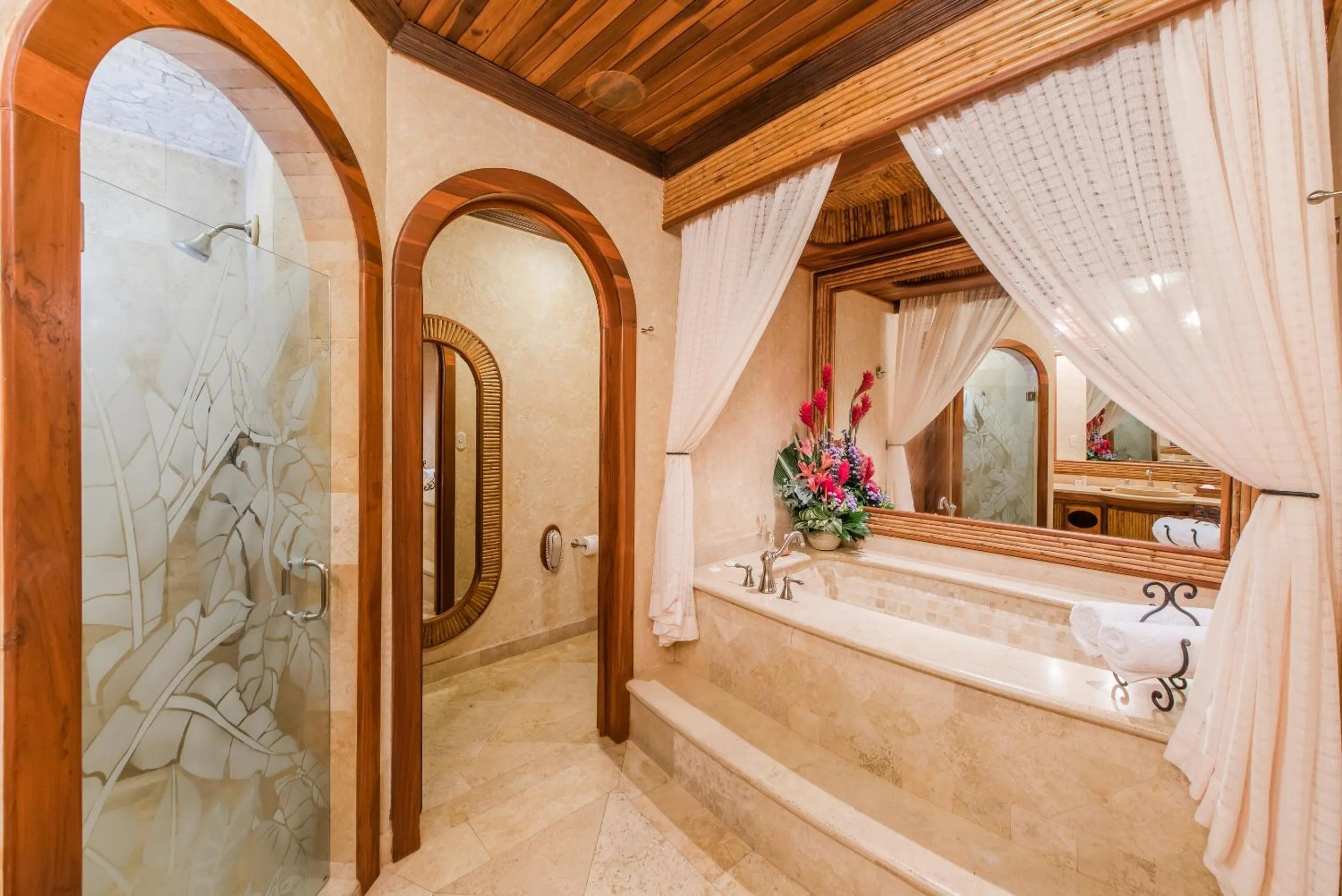 Shower in The Springs Resort & Spa at Arenal